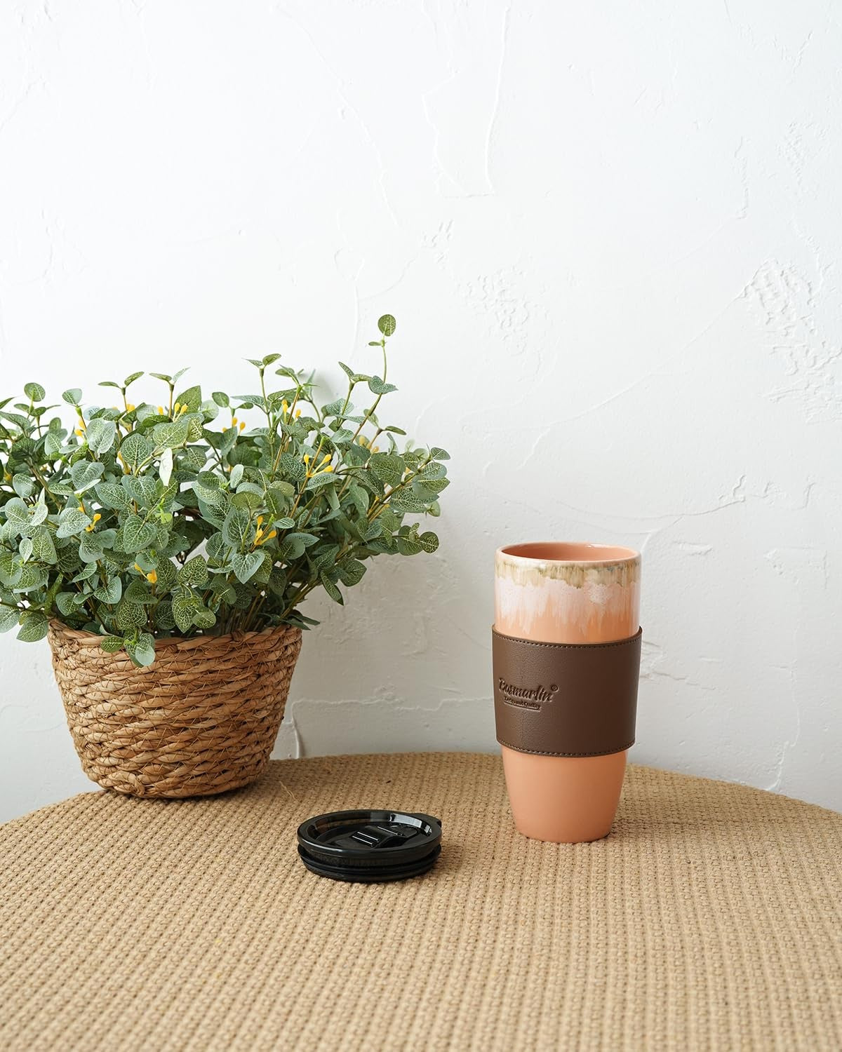 Bosmarlin 21 oz ceramic travel coffee cup with lid, portable car mug, showcasing the sleek design and secure lid for on-the-go coffee.