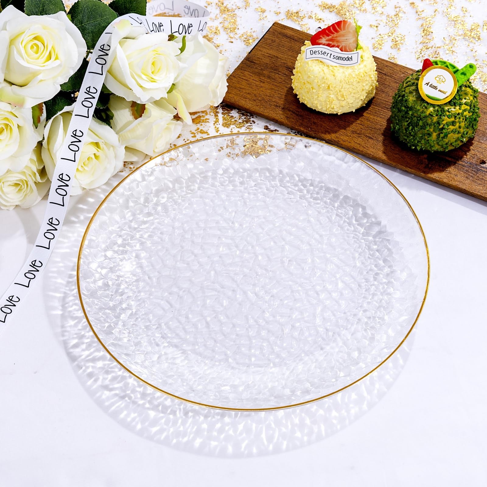 Set of 60 gold plastic dinner plates by Rubtlamp, 10-inch clear gold plates with hammered pattern for elegant meals and events.