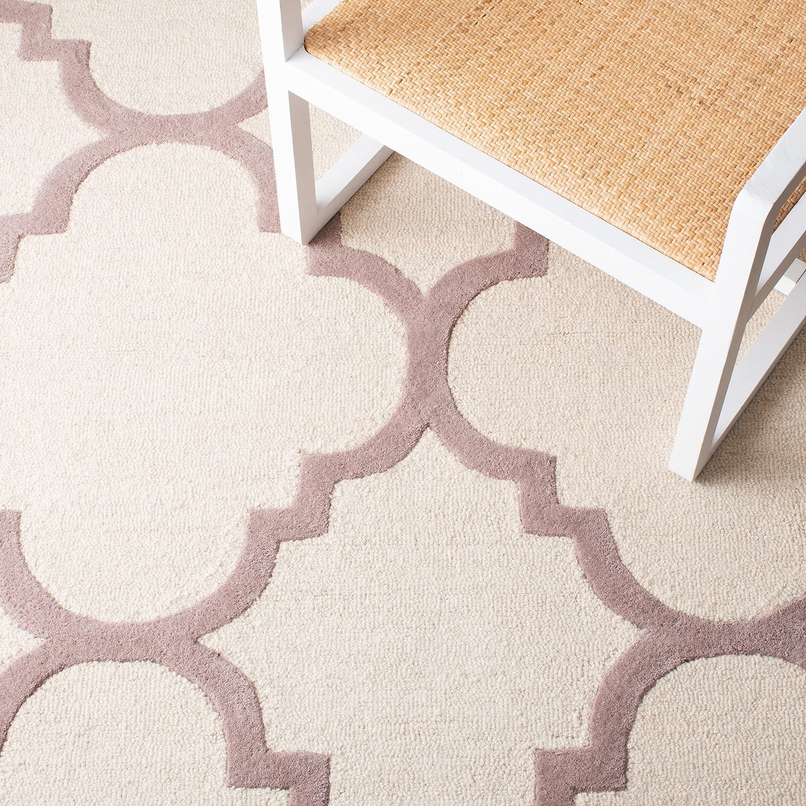 Safavieh Cambridge Collection 4x6 handmade Moroccan rug in ivory and beige with intricate patterns and detailed texture.