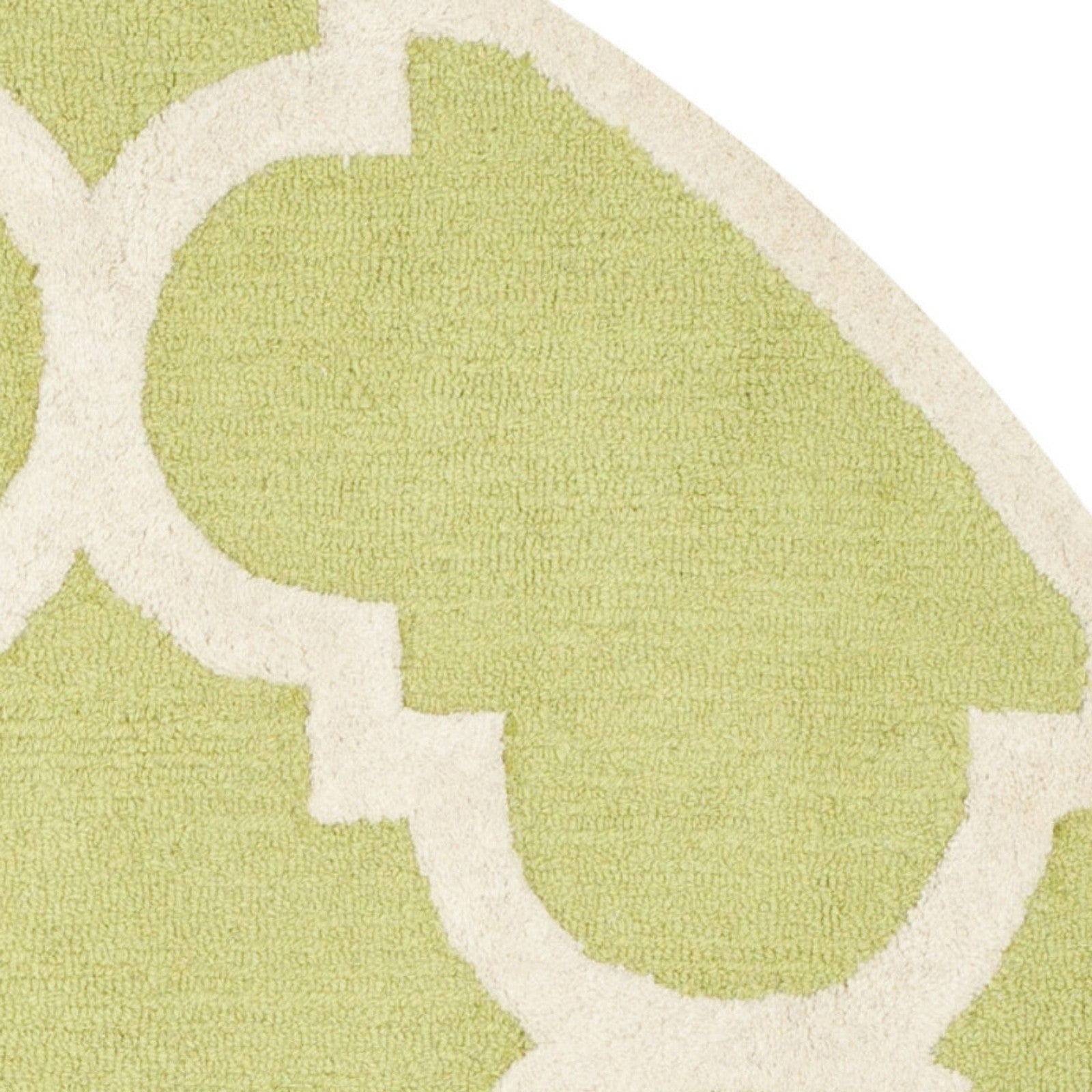 Safavieh Cambridge Collection handmade Moroccan round rug with green and ivory geometric patterns, 6-foot diameter.