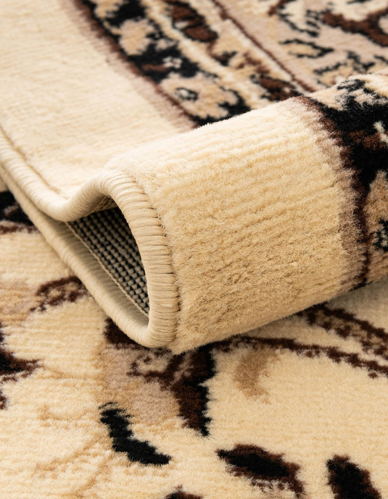 Unique Loom Sialk Hill Collection Washington oval area rug, 3'3" x 5'3", with intricate geometric patterns and neutral tones.
