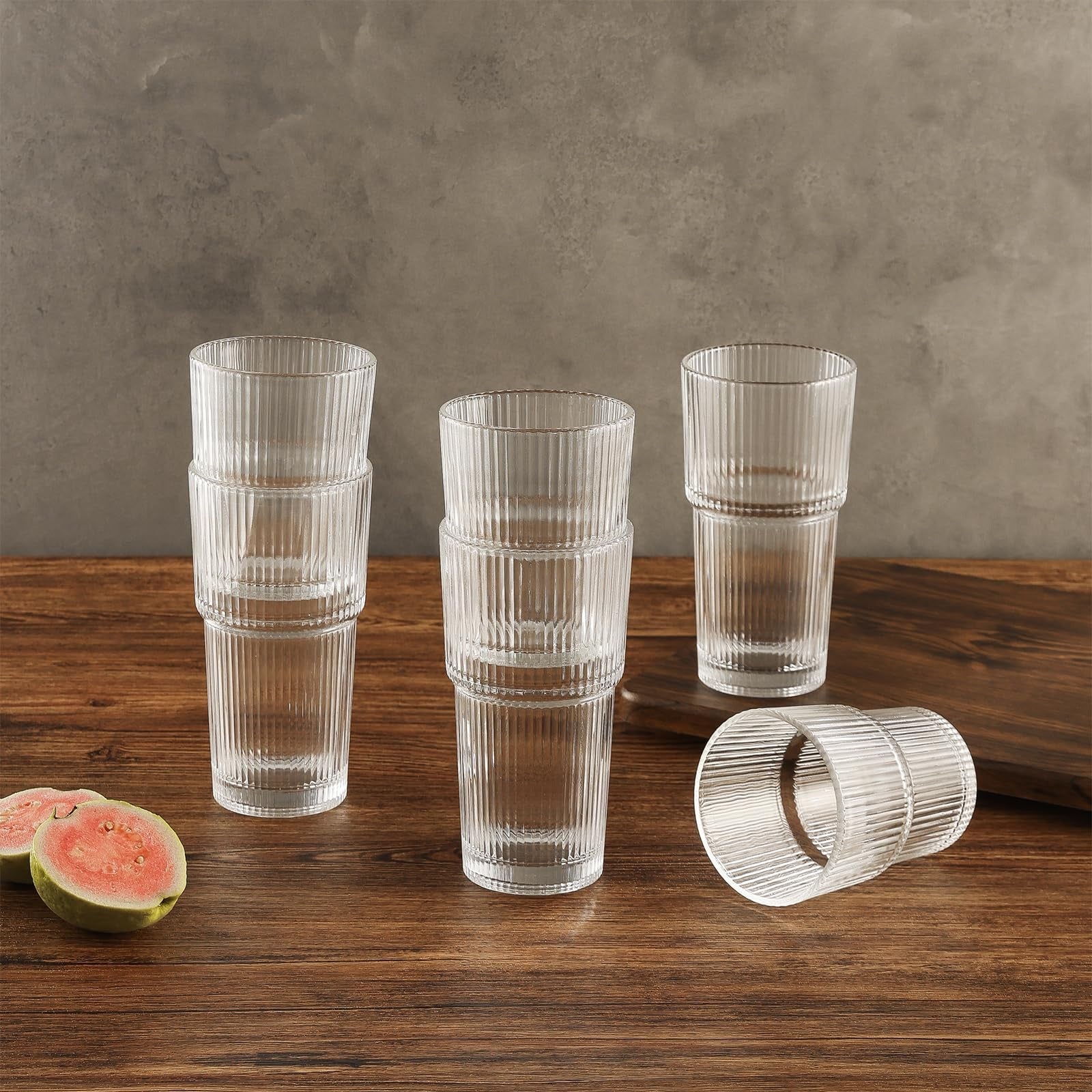 JUNDRUM ribbed glass drinking set with leak-proof lids and straws, 20oz and 15oz reusable glasses for beverages.