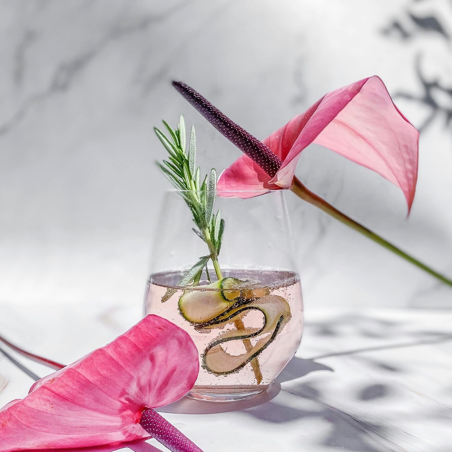 Set of four Gnimihz 18-ounce wine glasses for red or white wine, featuring large, clear glass bowls and elegant stems.