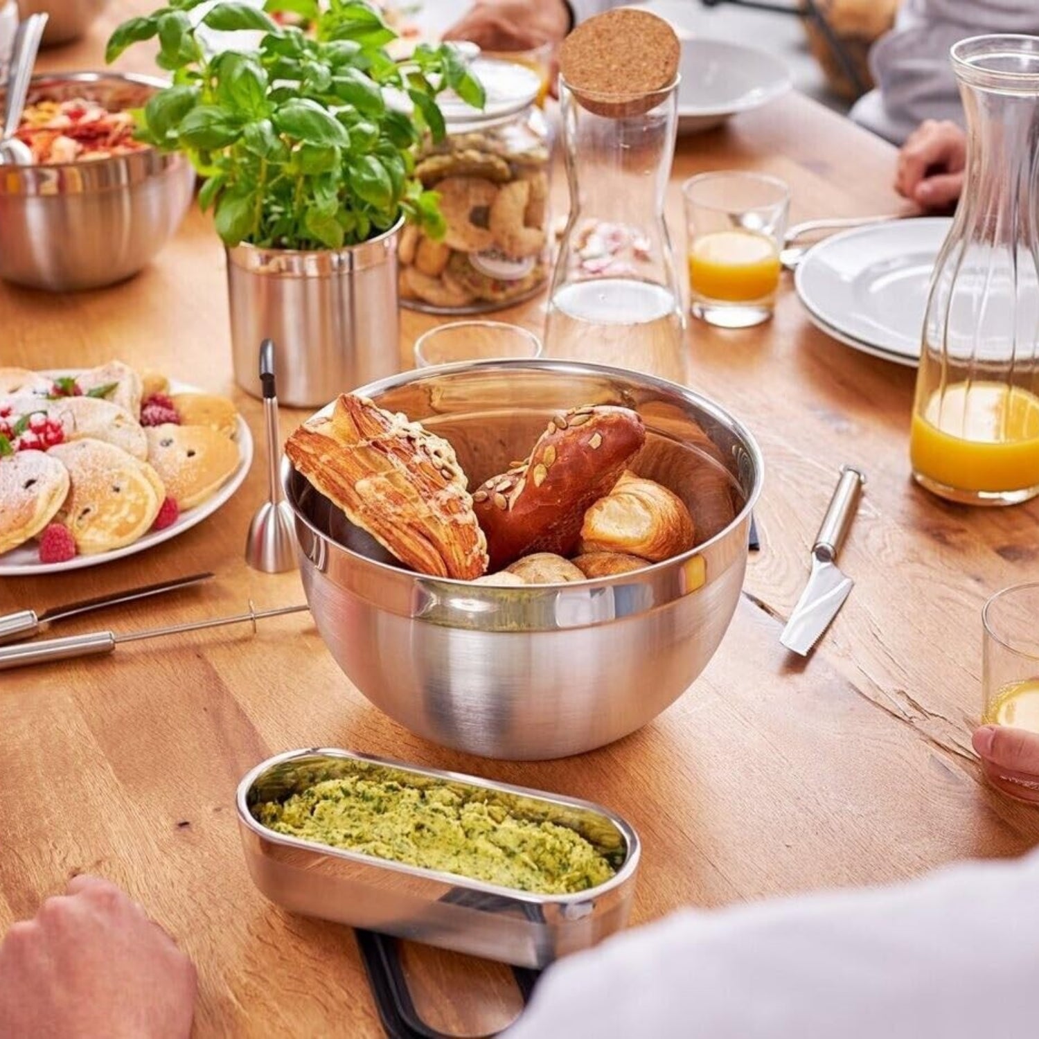 Rösle stainless steel 3-piece mixing, prep, and serving bowls set with 1.7-quart capacity, shiny and durable kitchen essentials.