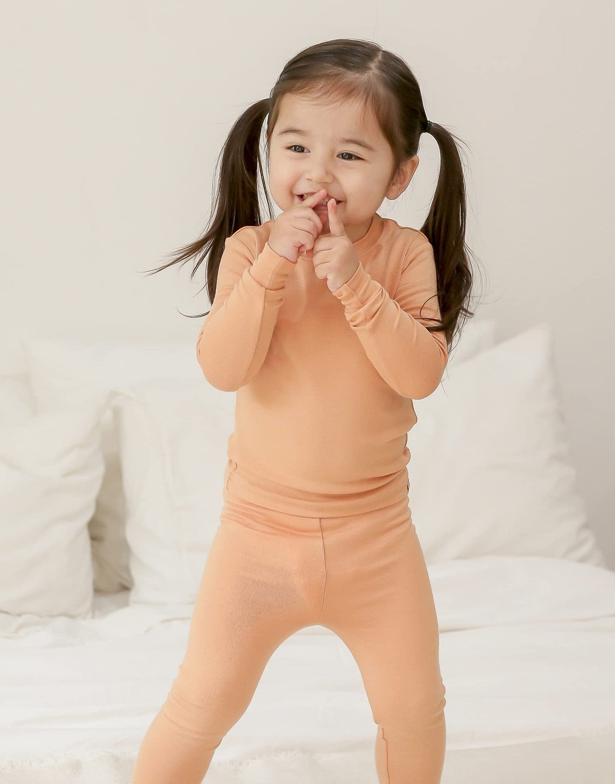Vaenait Baby long sleeve sleepwear pajamas set for kids, modal fabric in orange with 2-piece design, comfortable and cozy.