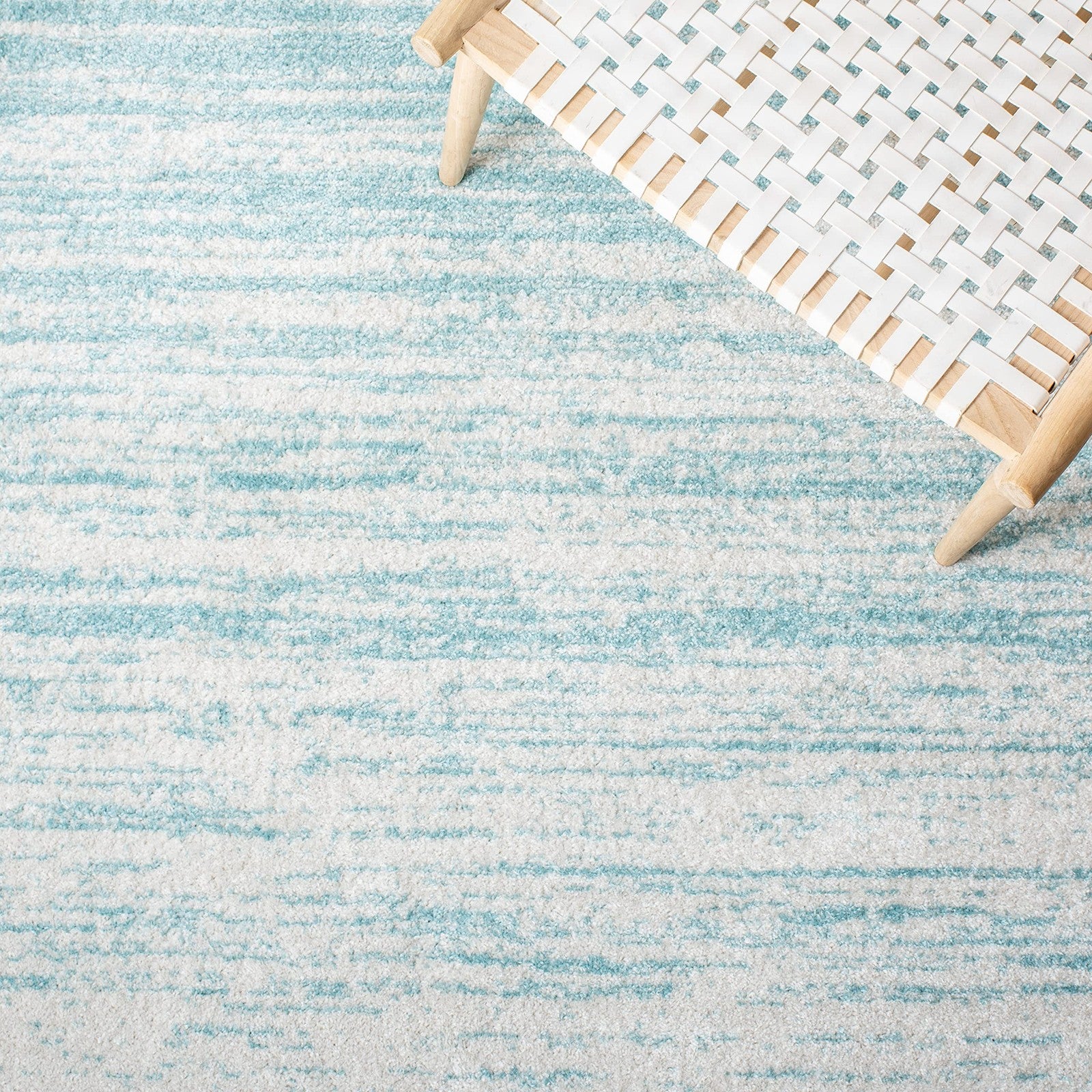 Safavieh Adirondack Aqua Ivory modern ombre area rug 6x9 with gradient design, soft and stylish for contemporary home decor.