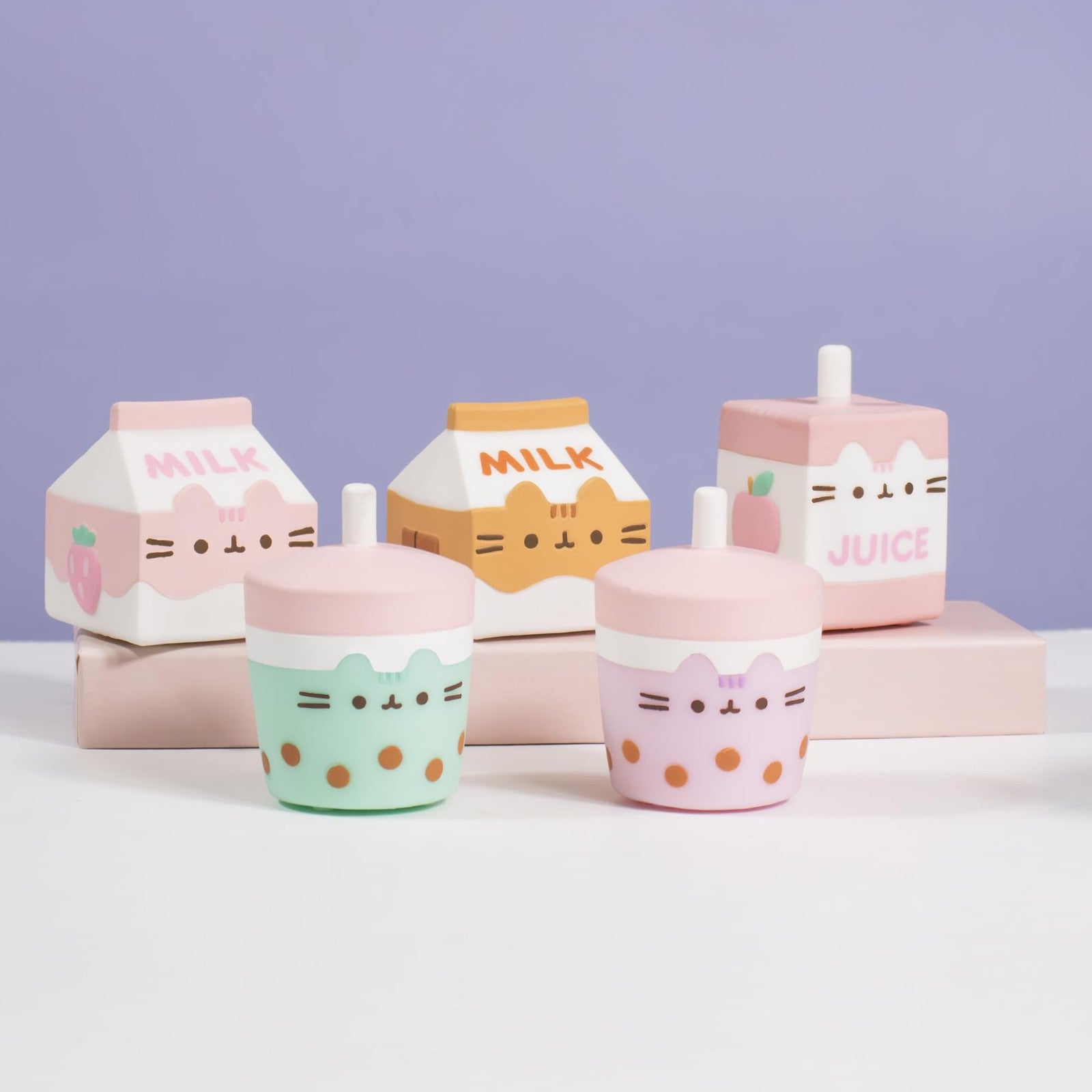 Hamee Pusheen the Cat water-filled surprise capsule squishy toy from Series 4 with soft, squeezable design and cute cat features.