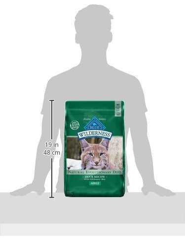 Blue Buffalo Wilderness adult dry cat food with duck recipe, high-protein natural cat food in a blue bag.