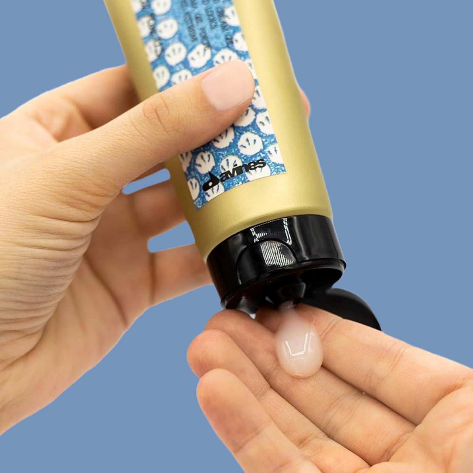Davines This is a Strong Hold Cream Gel in a squeeze tube, designed for creating structured, defined hairstyles with quick-drying formula.