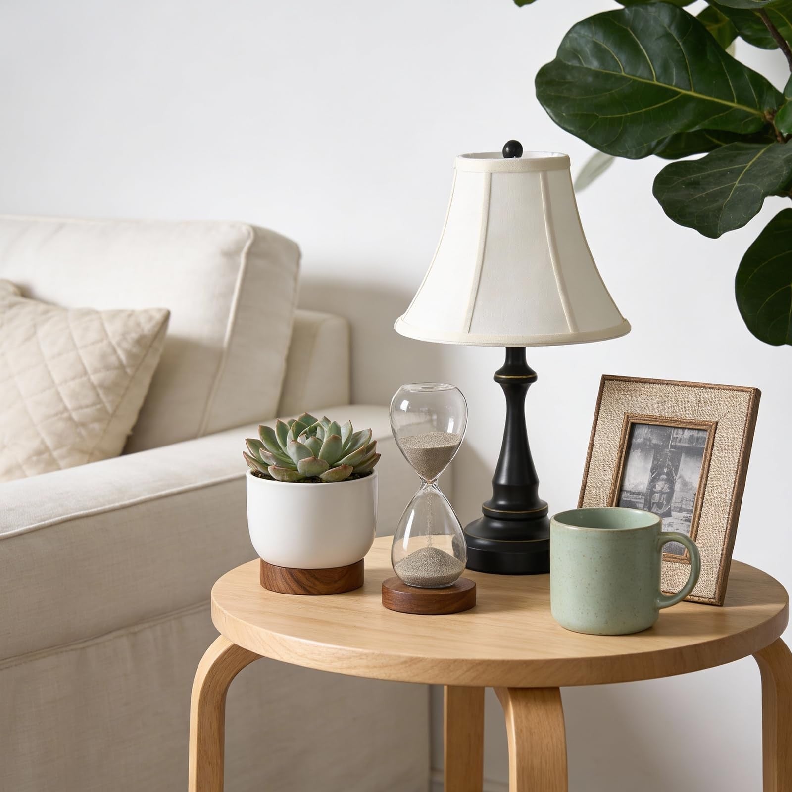 Smeike vintage desk lamp with fabric shade, traditional table lamp design, suitable for living room or desk lighting.