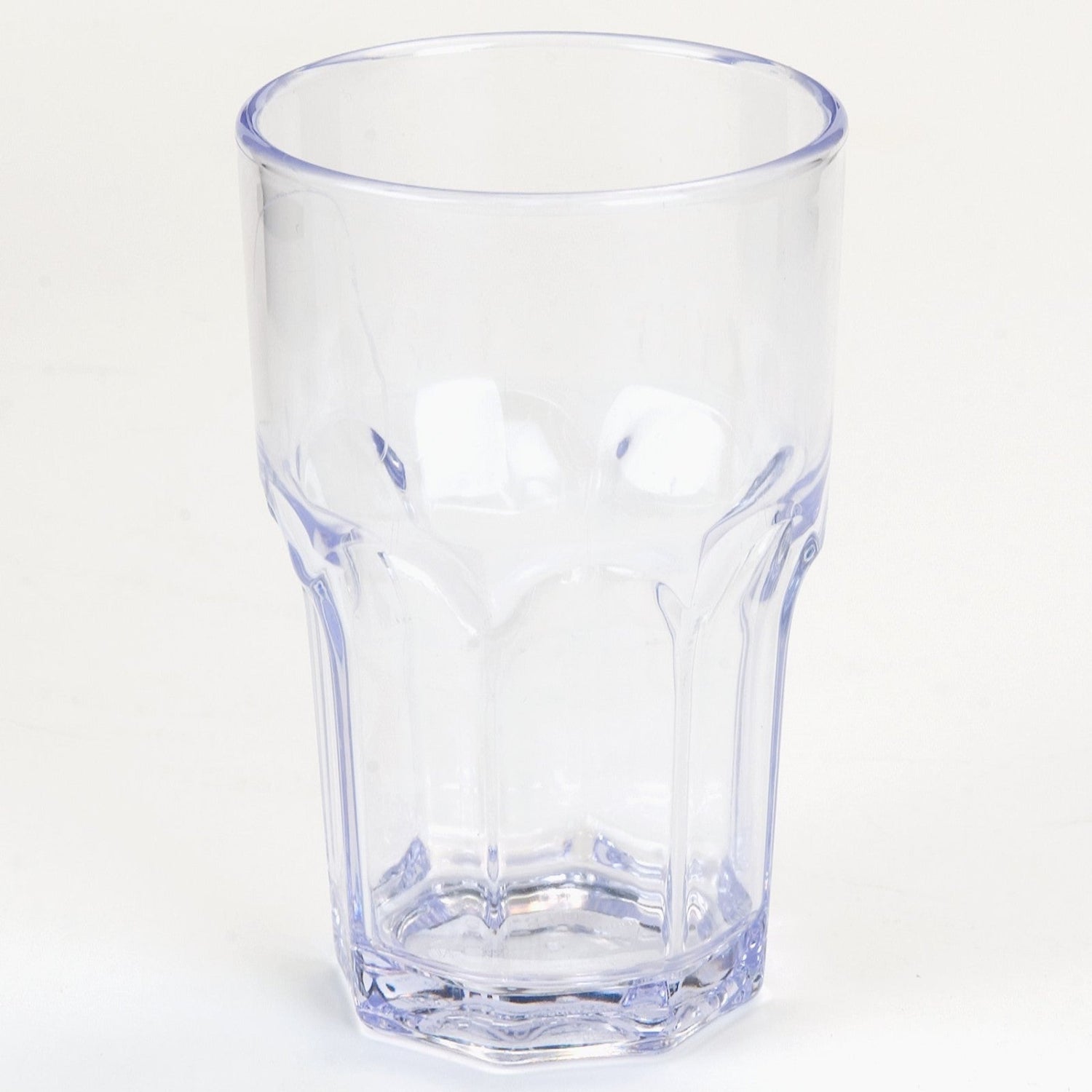 Carlisle Foodservice Products Louis tall tumbler for restaurants and catering, clear glass with a tall, cylindrical shape.