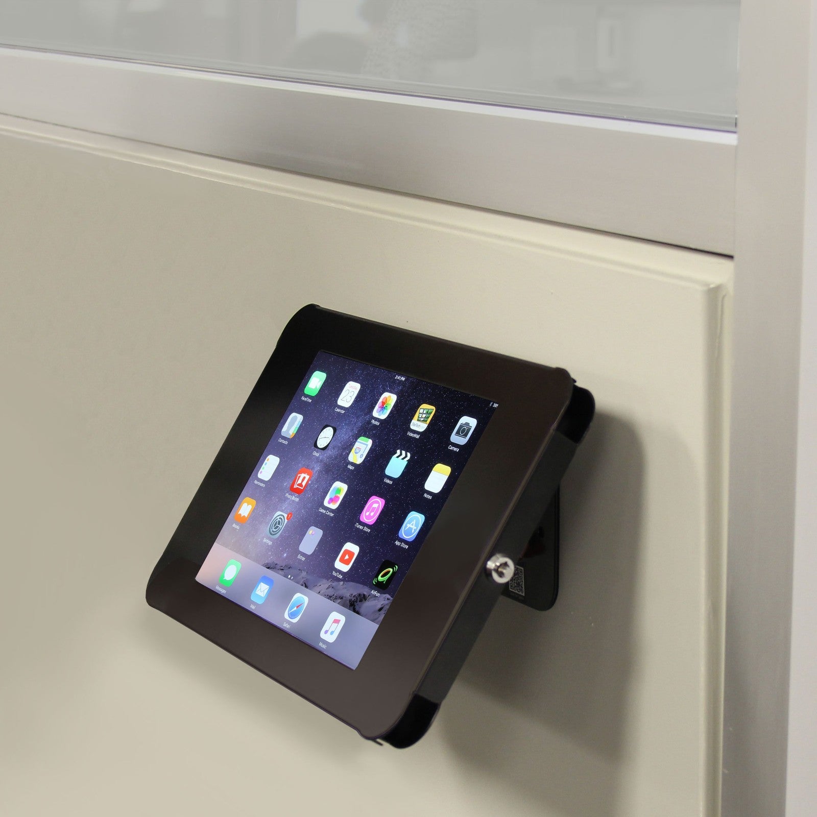 StarTech.com secure tablet enclosure stand with lock, anti-theft steel design, suitable for desk or wall mounting.