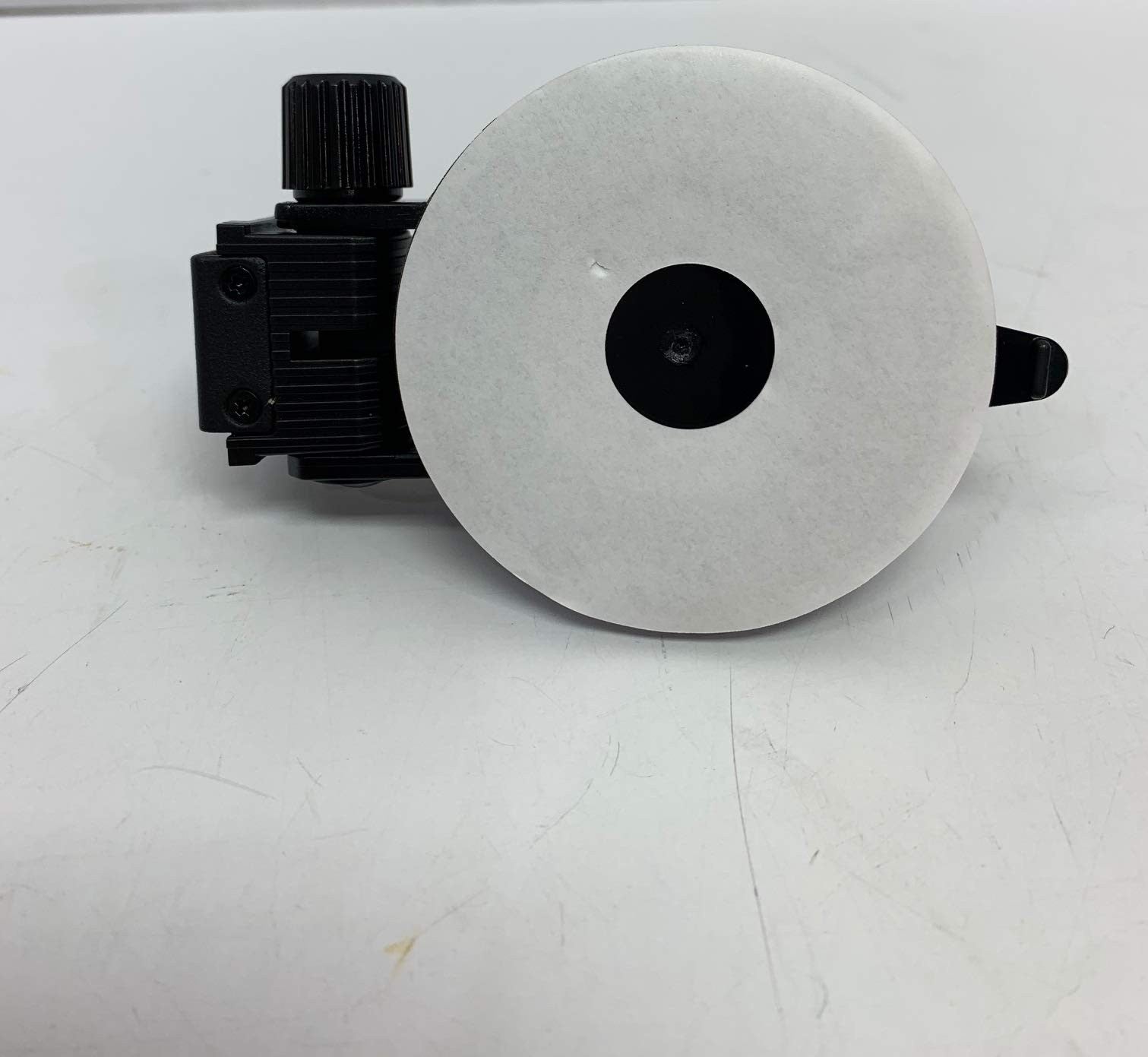 Uniden SSS00275R large premium suction cup mounting bracket for R8w, R8, R7, and R4w radar detectors, shown attached to a surface.