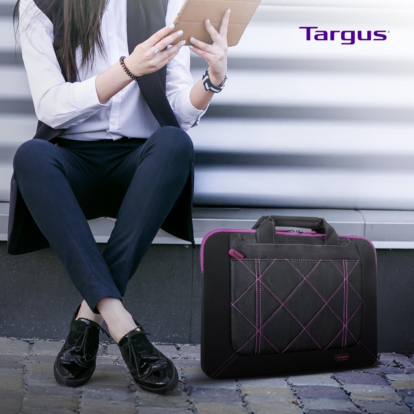 Targus 16-inch Pulse laptop sleeve with modern design and plush interior, providing protective slipcase for 16-inch laptops.