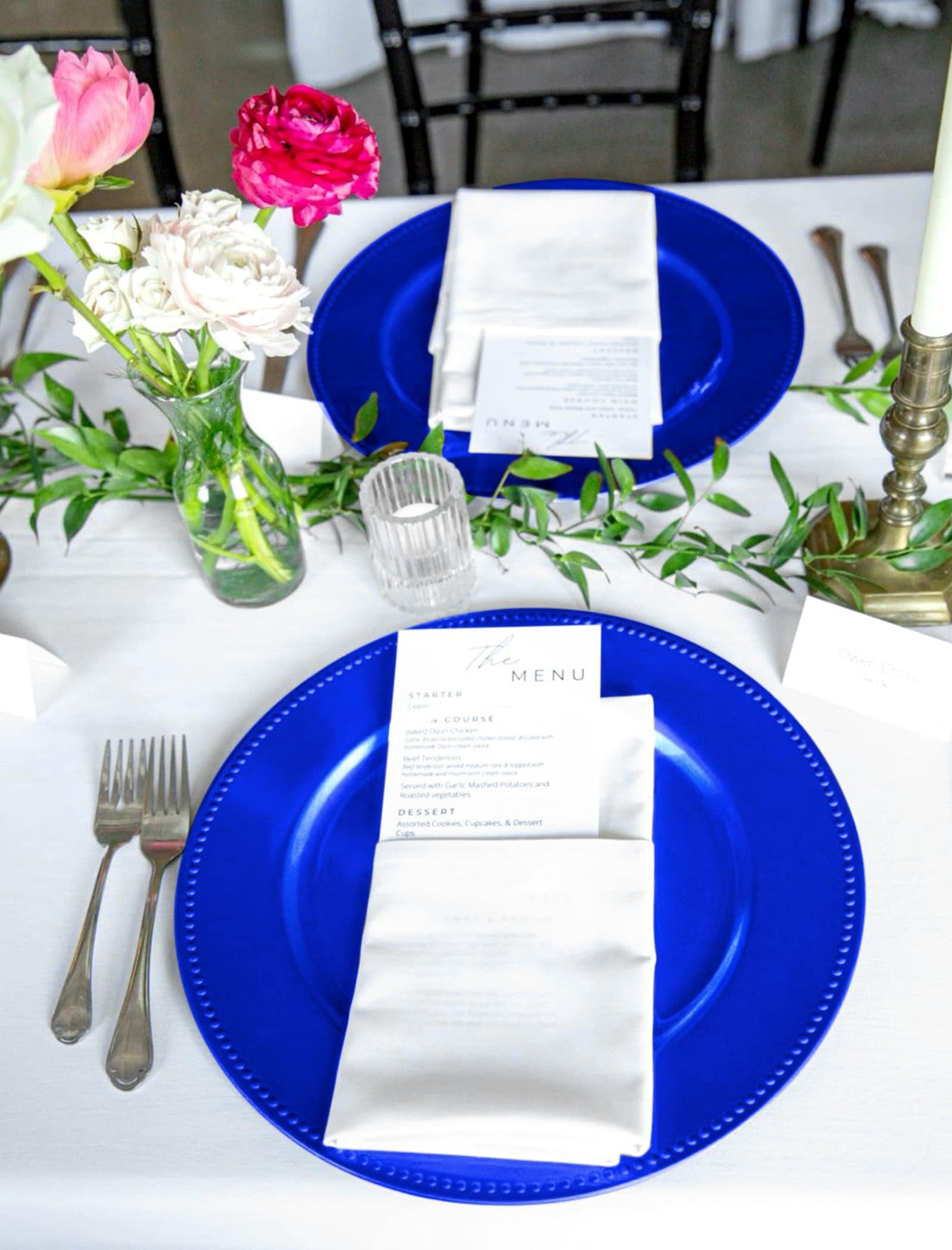 Royal blue 13-inch beaded charger plates set by REWOMC, perfect for elegant dinner table settings and special occasions.