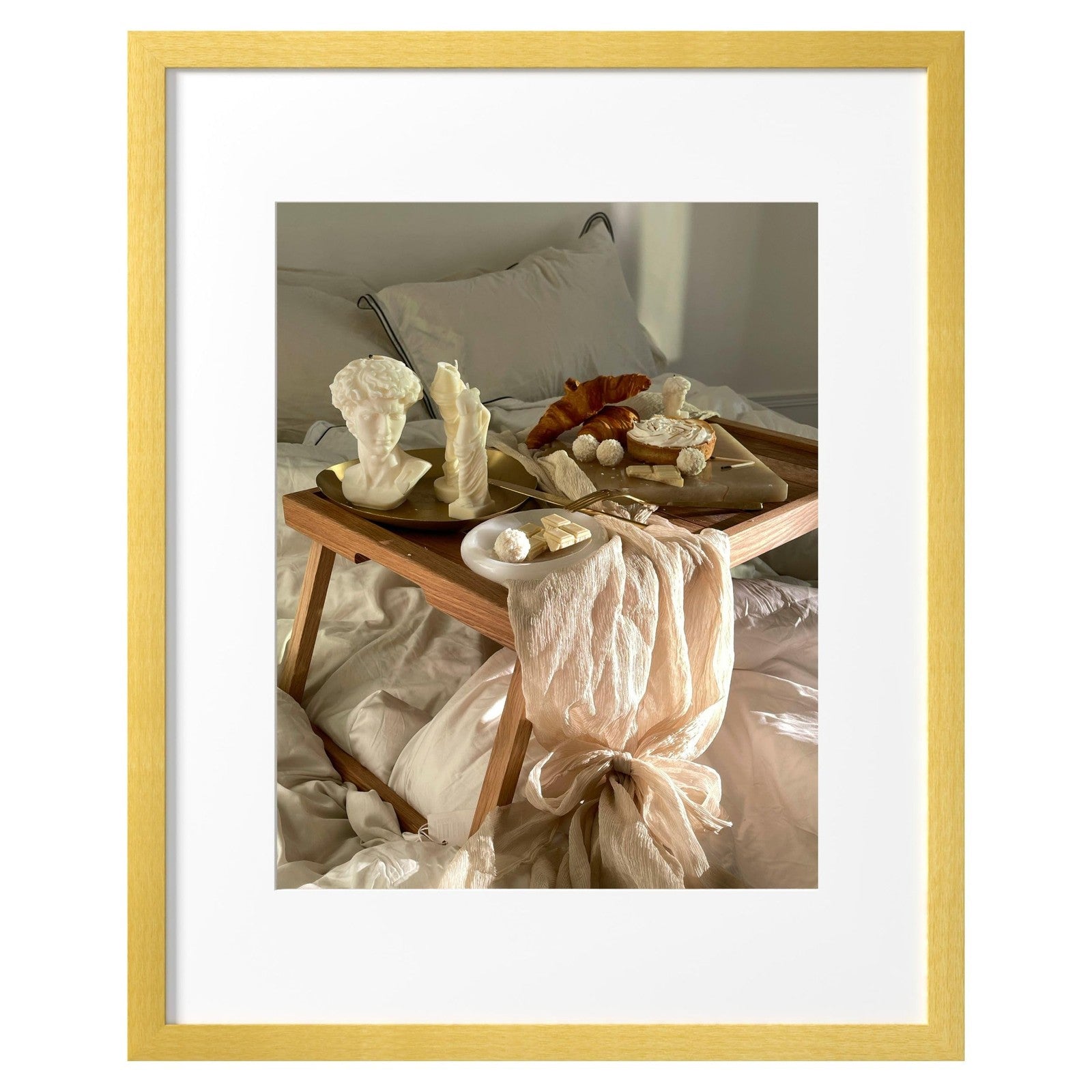 eletecpro 16x20 gold picture frame with mat for 11x14 or 16x20 photos, showcasing a stylish display frame.