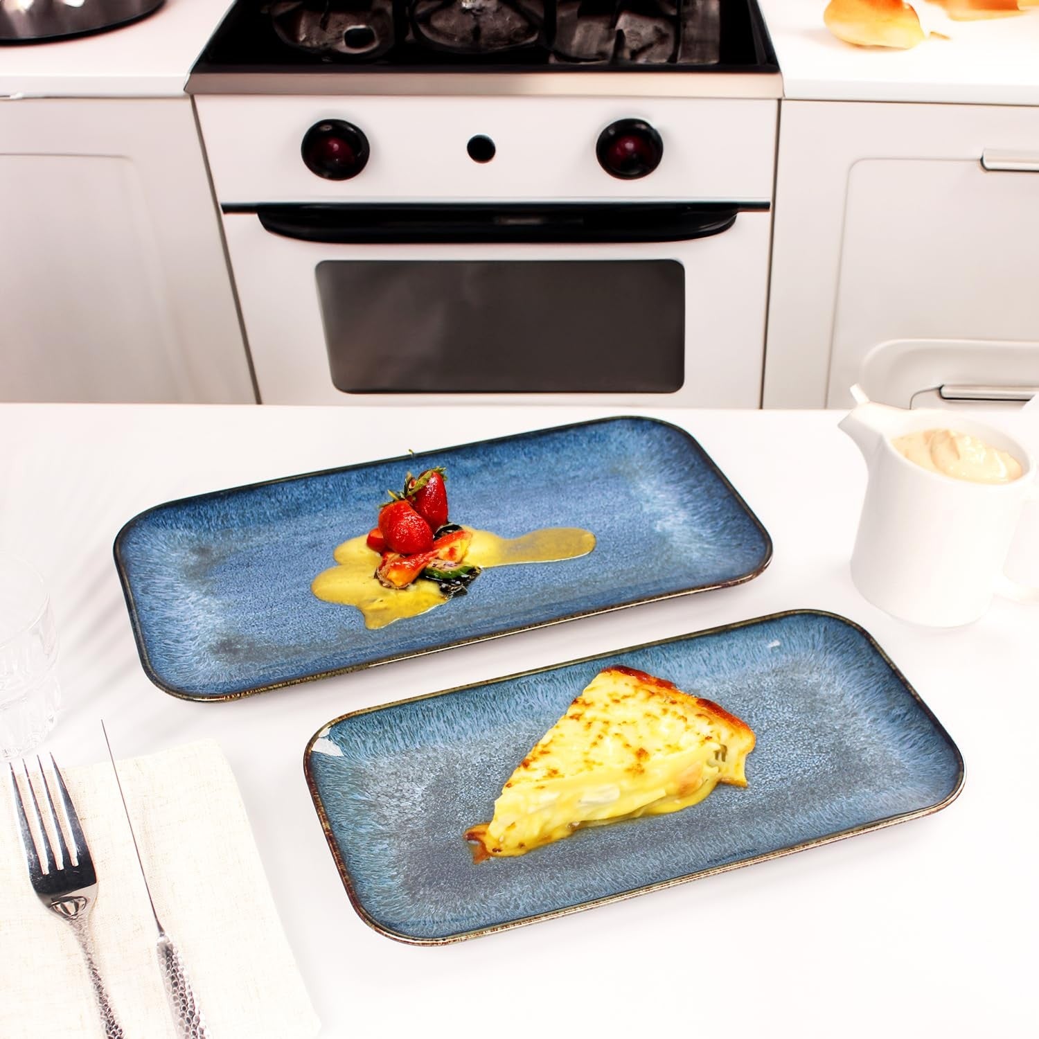 Jinsongdafa porcelain dinner plates in blue, 2-piece set, serving platters for entertaining food and meal presentation.