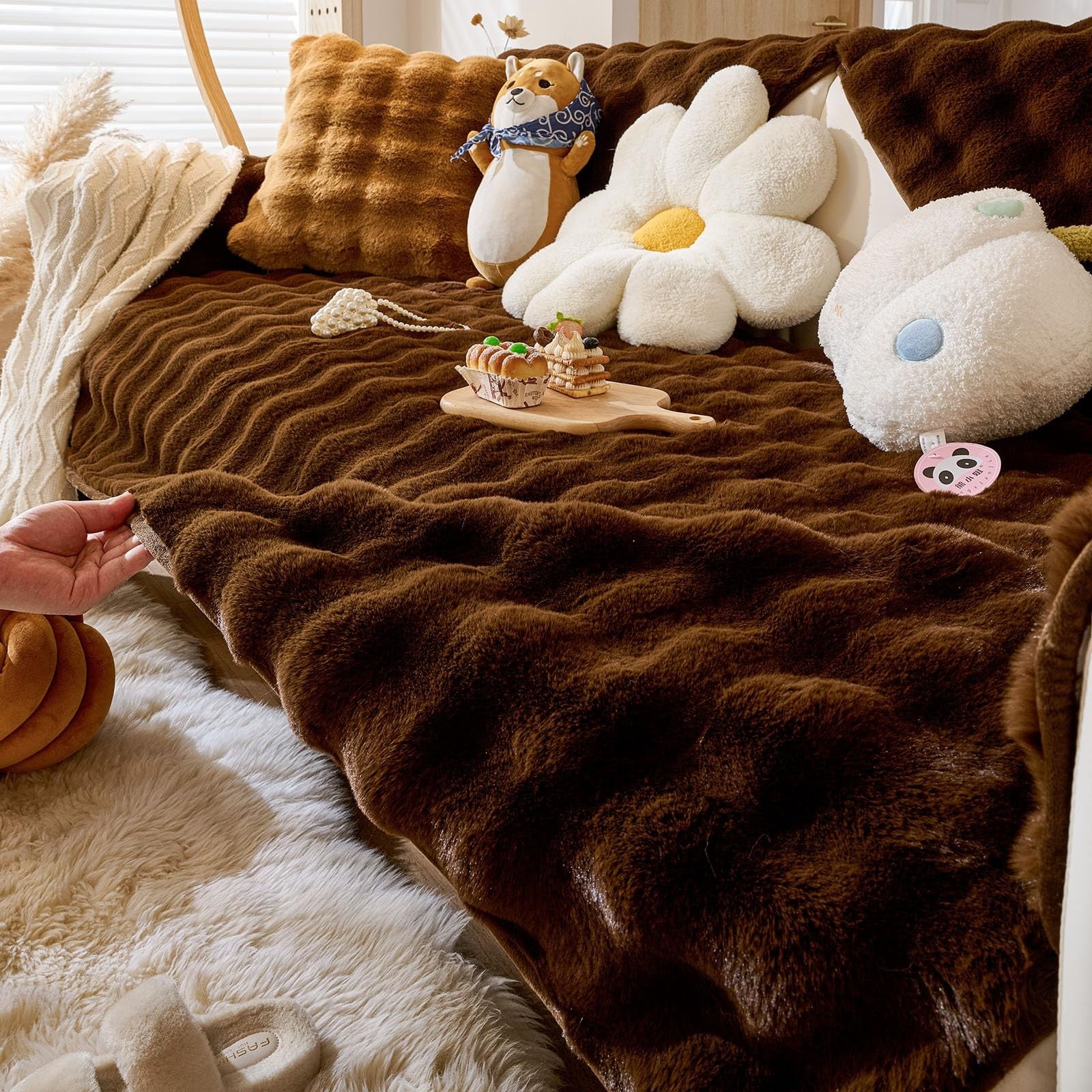 Huierxun faux fur couch cover in fuzzy soft plush, thick bubble design, protecting and decorating a sofa with luxurious comfort.