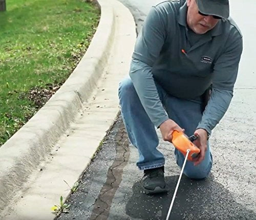 Keson G130 giant chalk line reel with 130ft length and 24oz chalk capacity, shown in close-up.