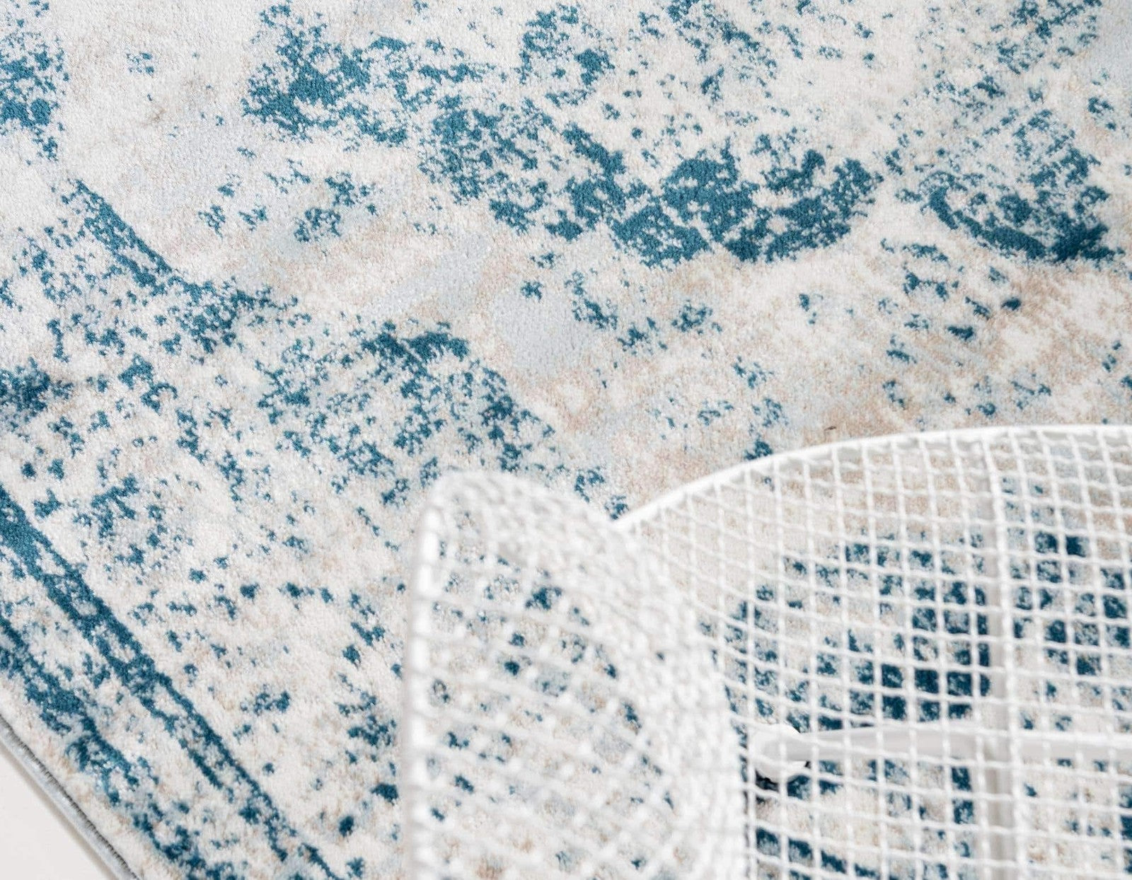 Unique Loom Sofia Collection blue and ivory oval area rug with intricate pattern, 8x10 size, Salle Garnier design.