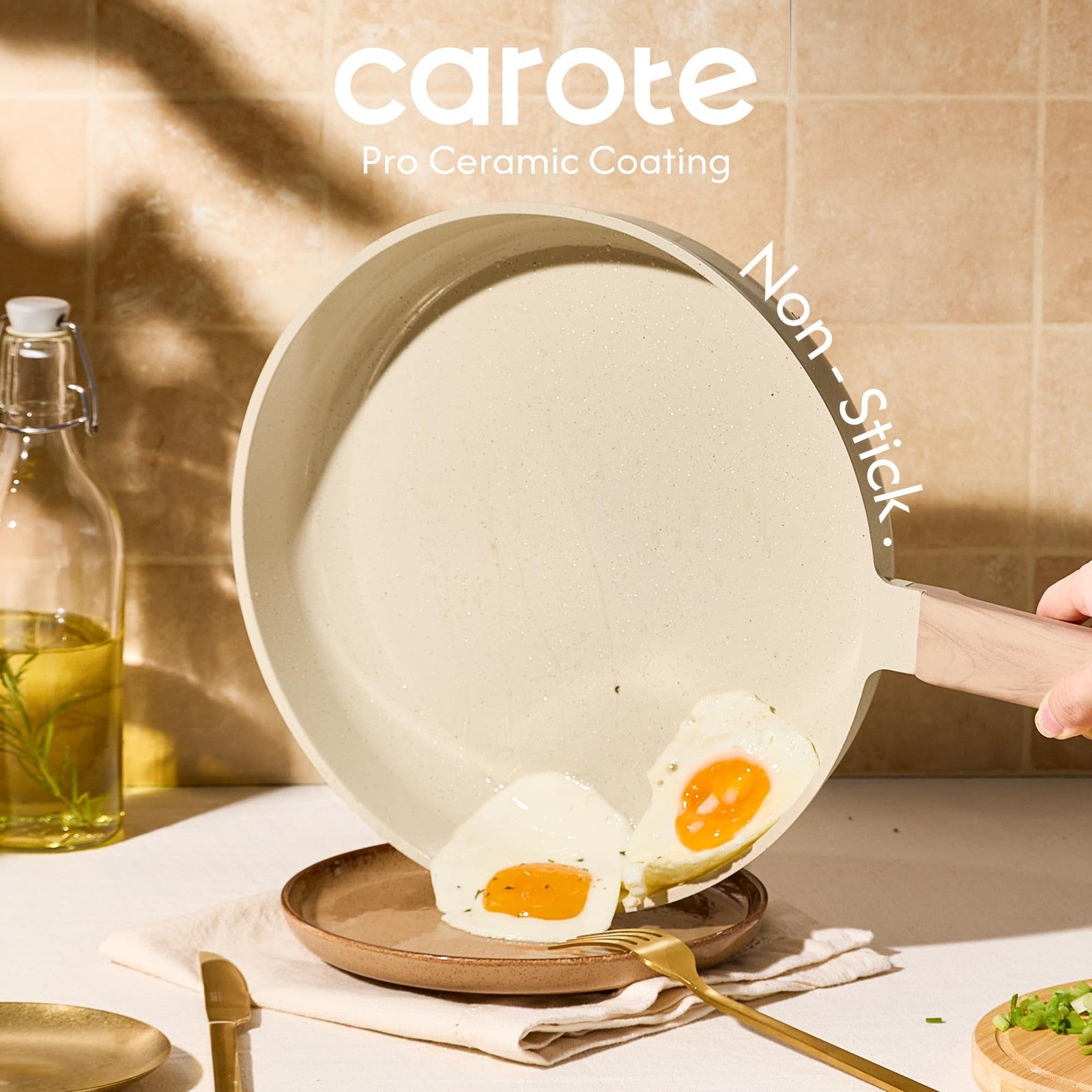 CAROTE 10-inch non-toxic frying pan set with PTFE and PFOA-free non-stick coating, suitable for cooking eggs and sautéing.