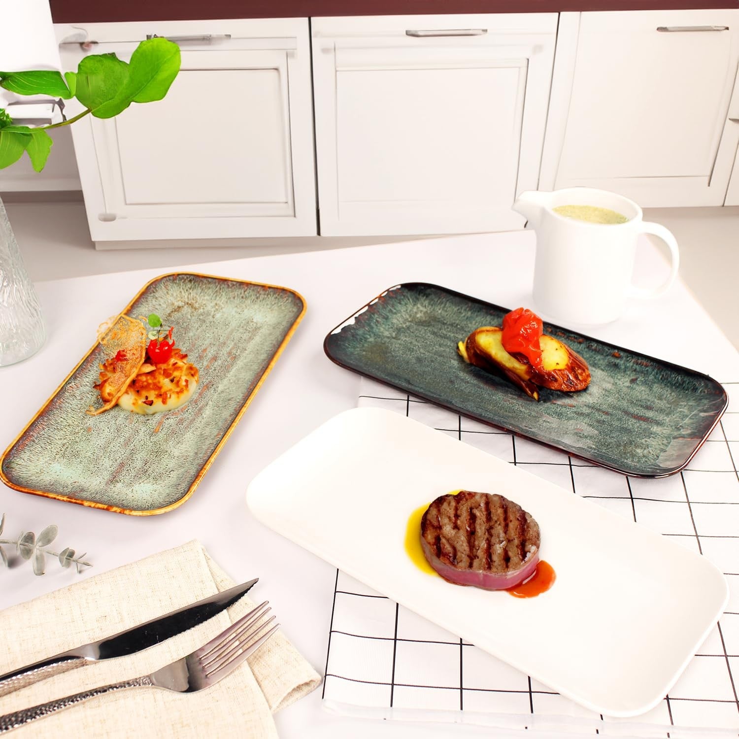 Jinsongdafa porcelain dinner plate and serving platter set with fruit decoration, ideal for entertaining and table presentation.