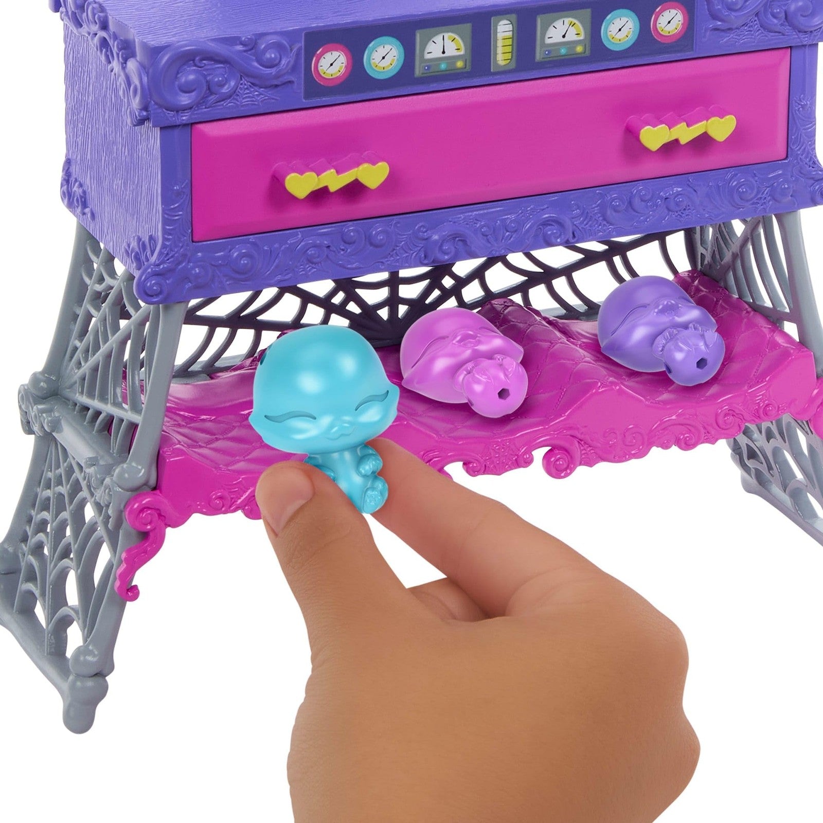 Monster High Make-A-Monster Pet Playset featuring Frankie Stein doll with over 30 accessories and accessories for creative play.