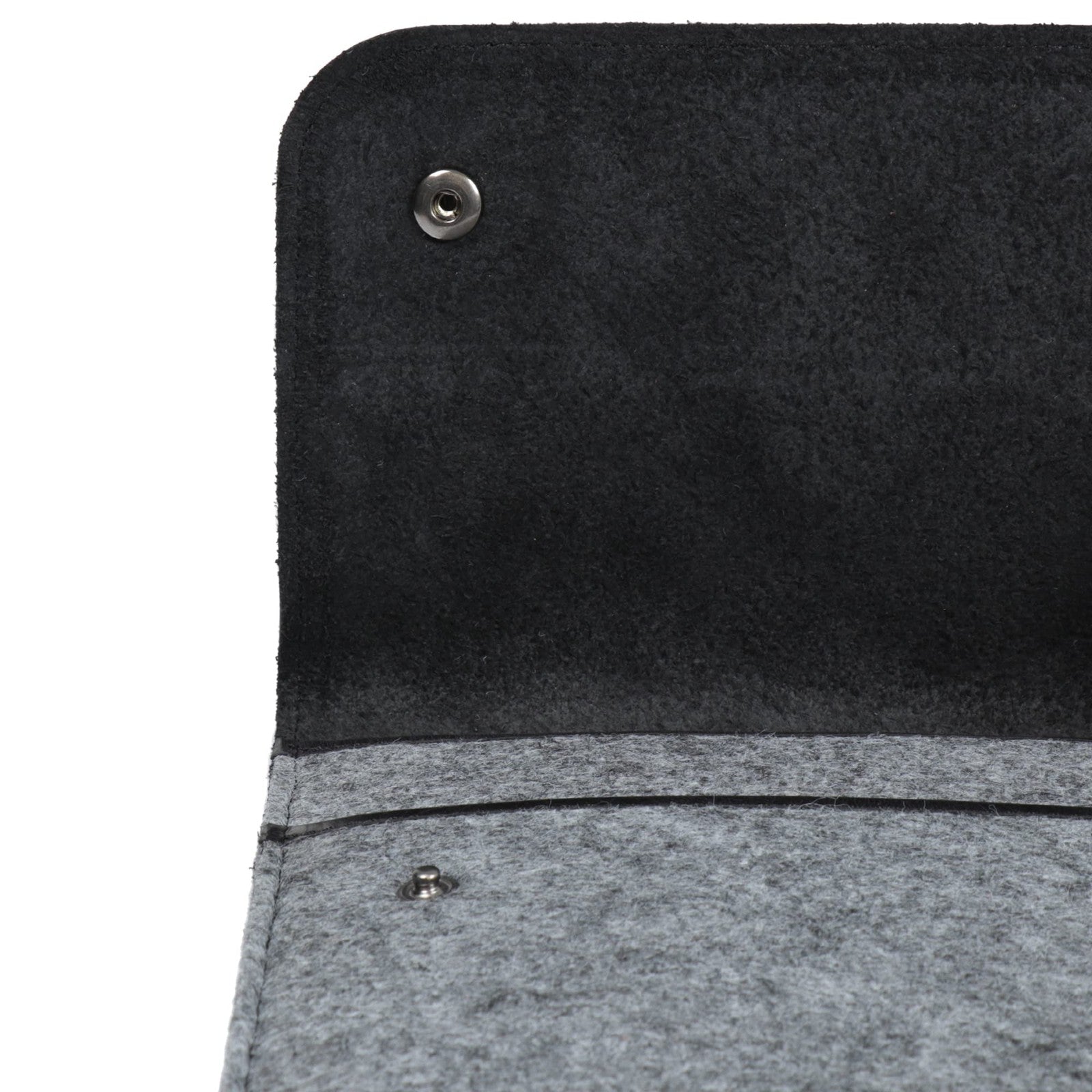 MegaGear genuine leather and fleece MacBook bag with padded sleeve designed for MacBook Pro laptops, offering stylish protection.