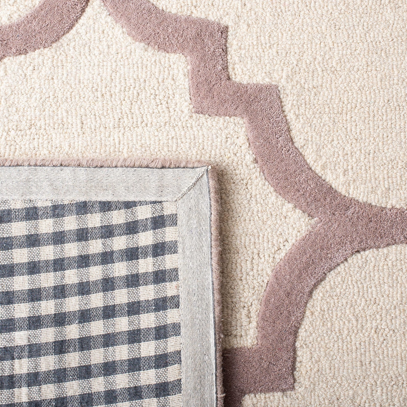Safavieh Cambridge Collection 4x6 ivory and beige handmade Moroccan rug with intricate geometric patterns.