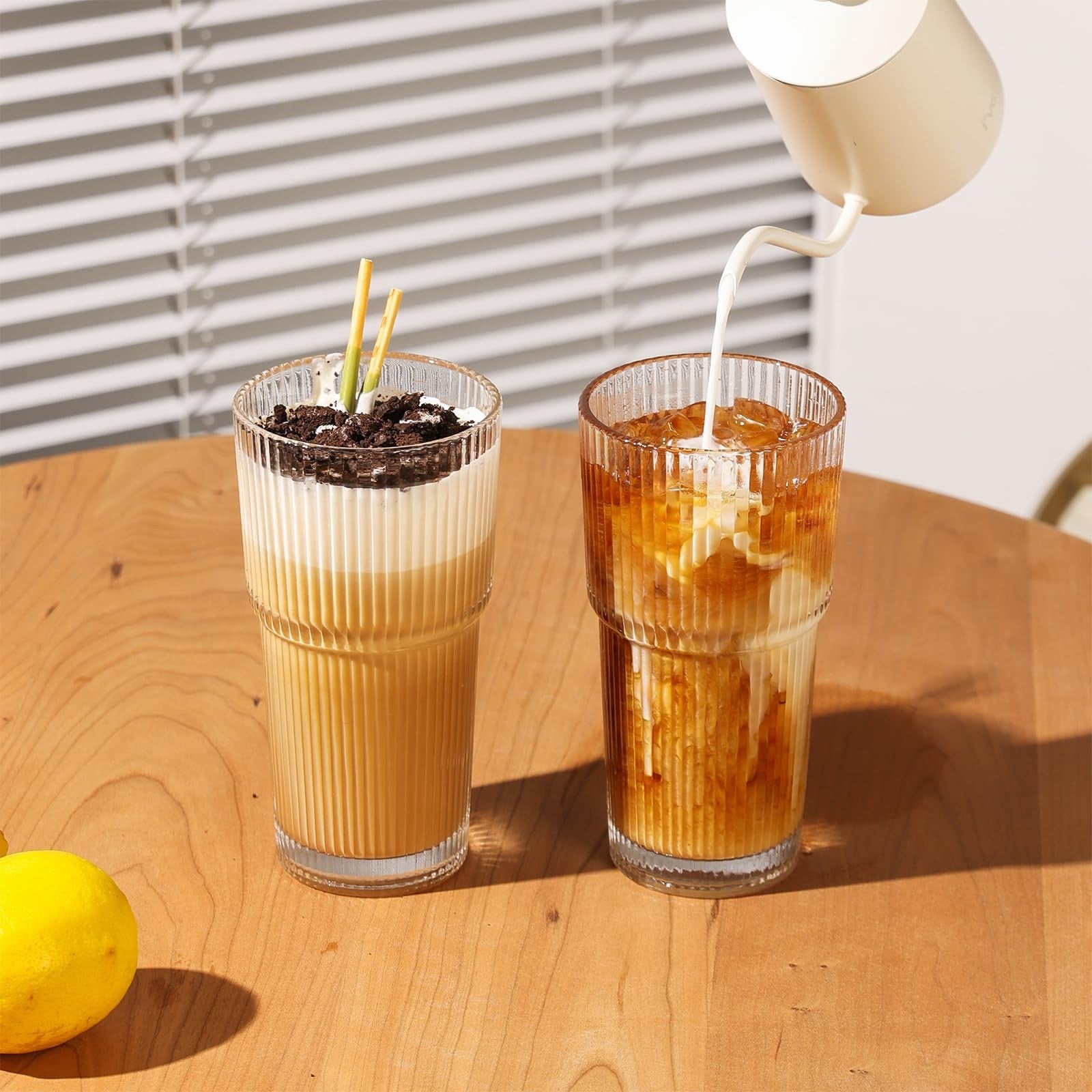 JUNDRUM ribbed glass drinking set with lids and straws, leak-proof 20oz and 15oz glasses for beverages.