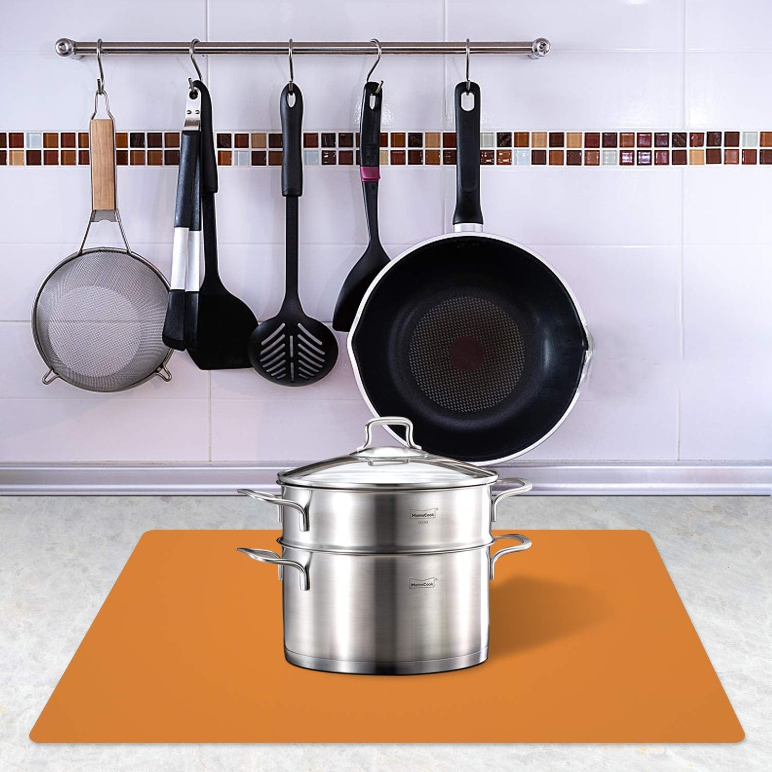 Panzexin silicone placemats with non-slip, waterproof surface, ideal for protecting dining tables from food and stains