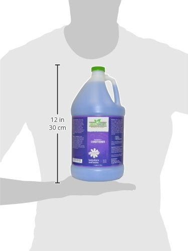 GreenGroom Green Groom Dog Shampoo and Conditioner gallon jug, all-natural formula, detangles and strengthens canine fur.