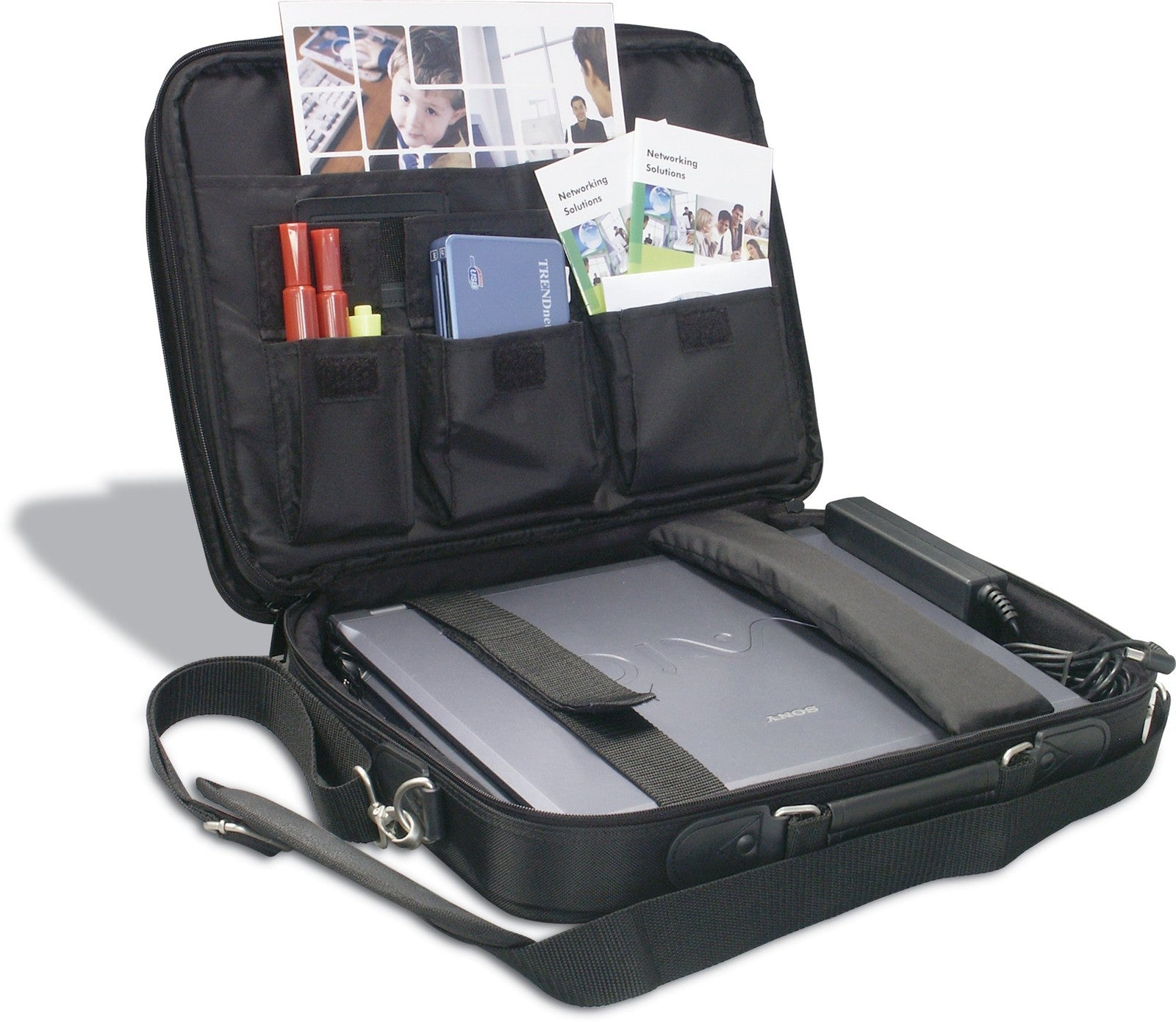 TRENDnet padded clamshell carrying case for 15.4-inch laptops, black with zipper and handle, designed for portable notebook protection.