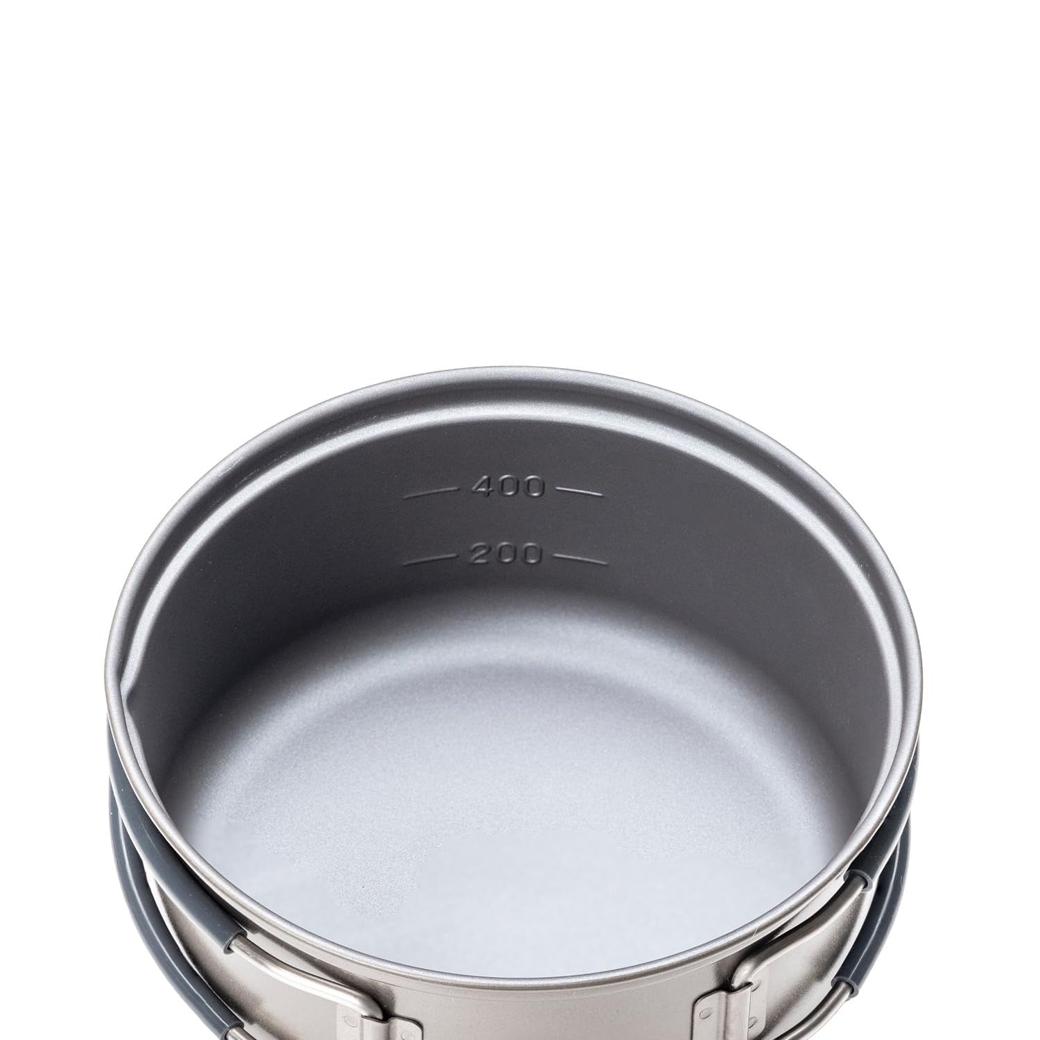 Evernew titanium non-stick camping pot, 0.6L black cooking gear, lightweight and durable for outdoor camping and backpacking.