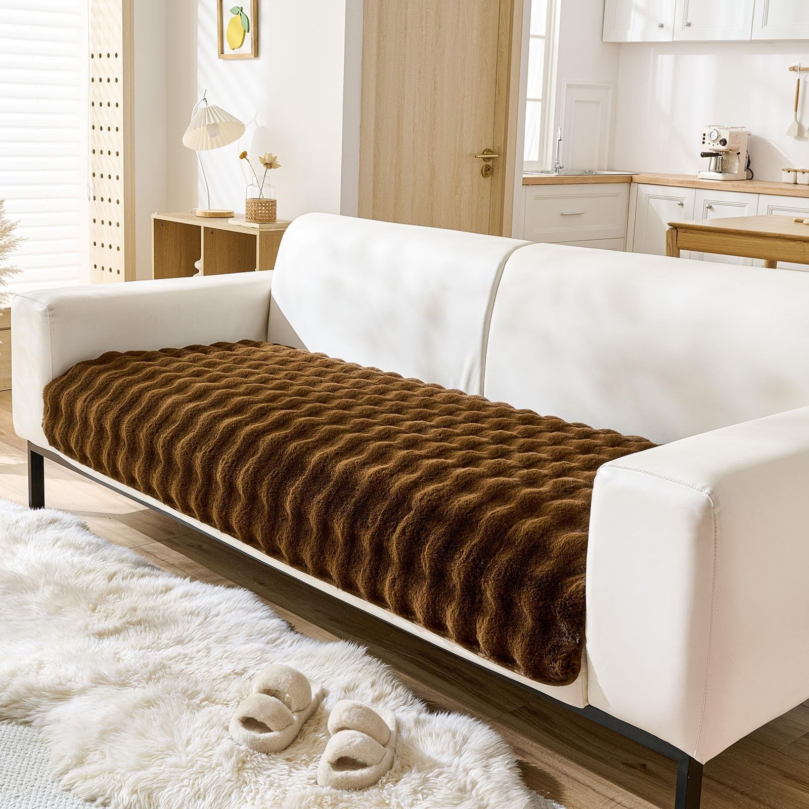 Huierxun faux fur couch cover with fuzzy soft plush texture and thick bubble design for luxurious sofa protection.