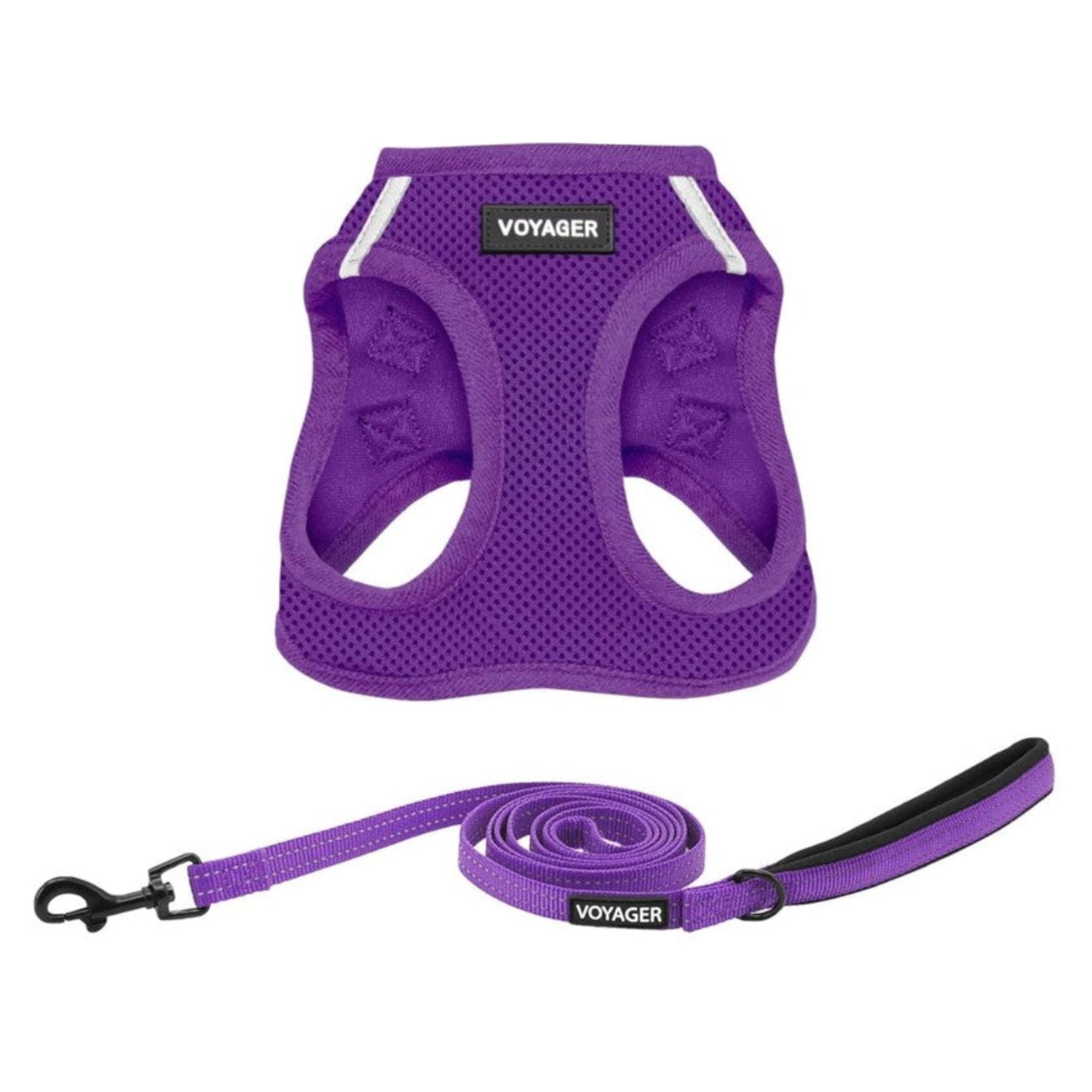 Best Pet Supplies Voyager Step-in Air Mesh Dog Harness with reflective accents and a 5 ft leash for all-weather walks.