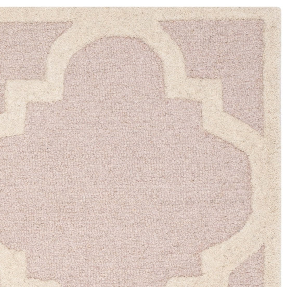 Safavieh Cambridge Collection 3x5 handmade area rug in light pink and ivory with intricate patterns and soft texture.