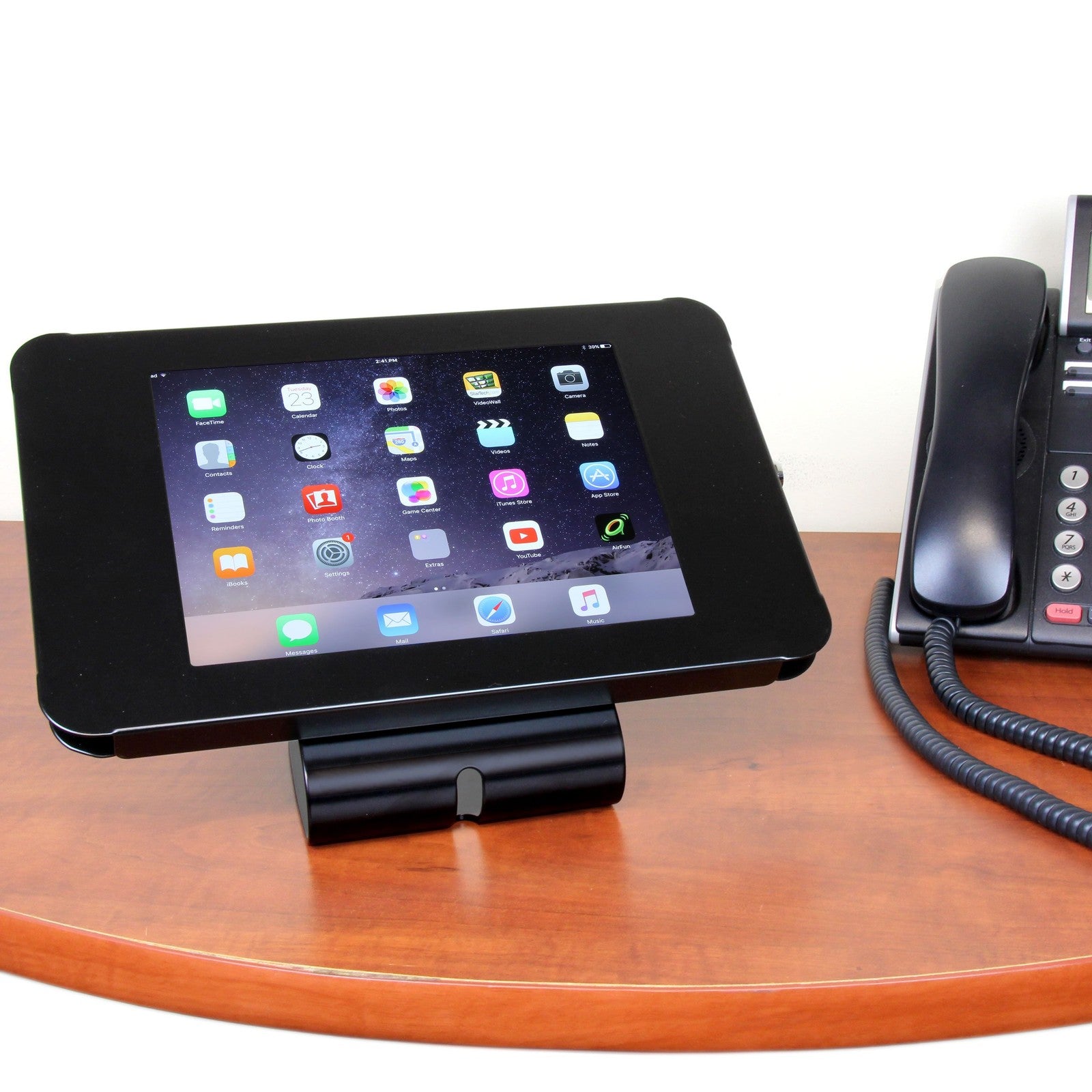 StarTech.com lockable steel tablet enclosure stand with anti-theft features, suitable for desk or wall mounting.