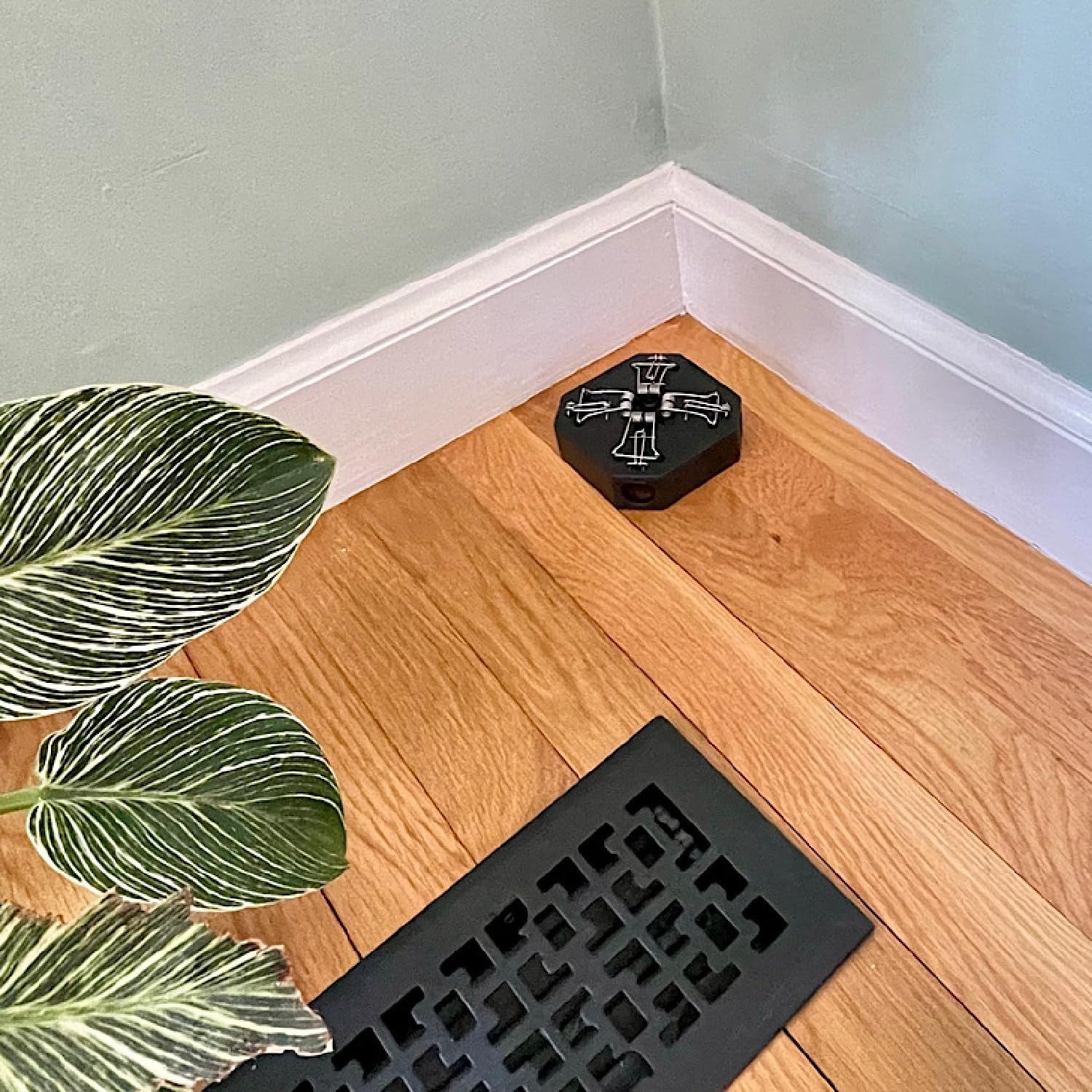 RU CHILLIN reusable mouse trap with multiple catch compartments, designed for indoor and outdoor use to effectively trap mice.