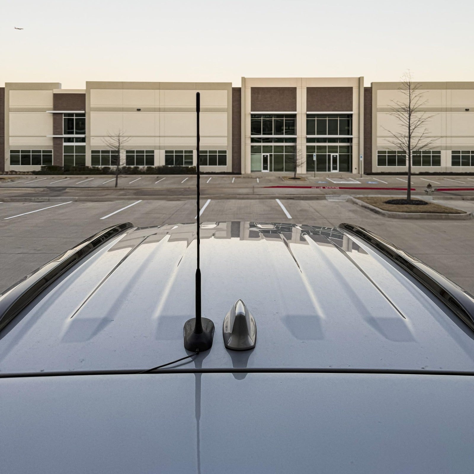 Uniden 18-inch magnetic CB radio antenna with low profile aerodynamic design, pre-tuned for optimal signal reception.