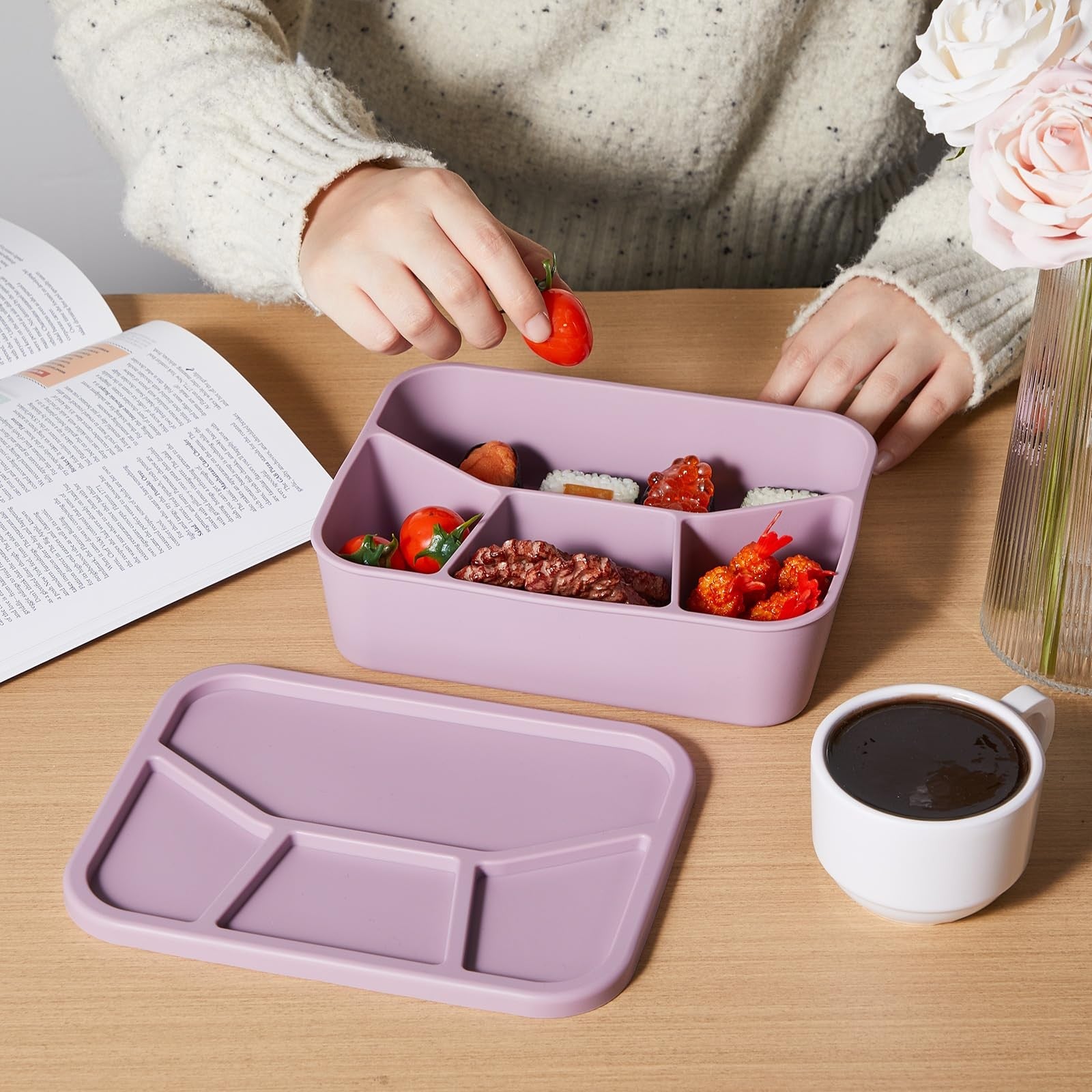 Ziliny 4-piece silicone bento box set with leak-proof lunch containers, flexible and reusable for packed meals.