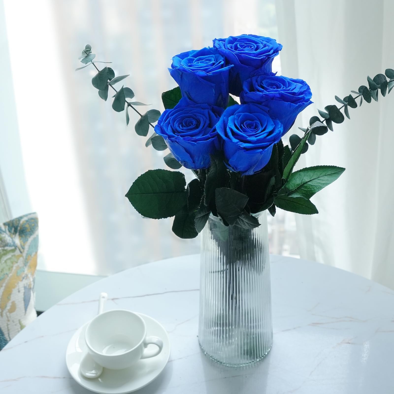 Yamonic preserved rose flowers gift set, perfect for moms and grandmas, displayed in a clear box with elegant floral arrangement.