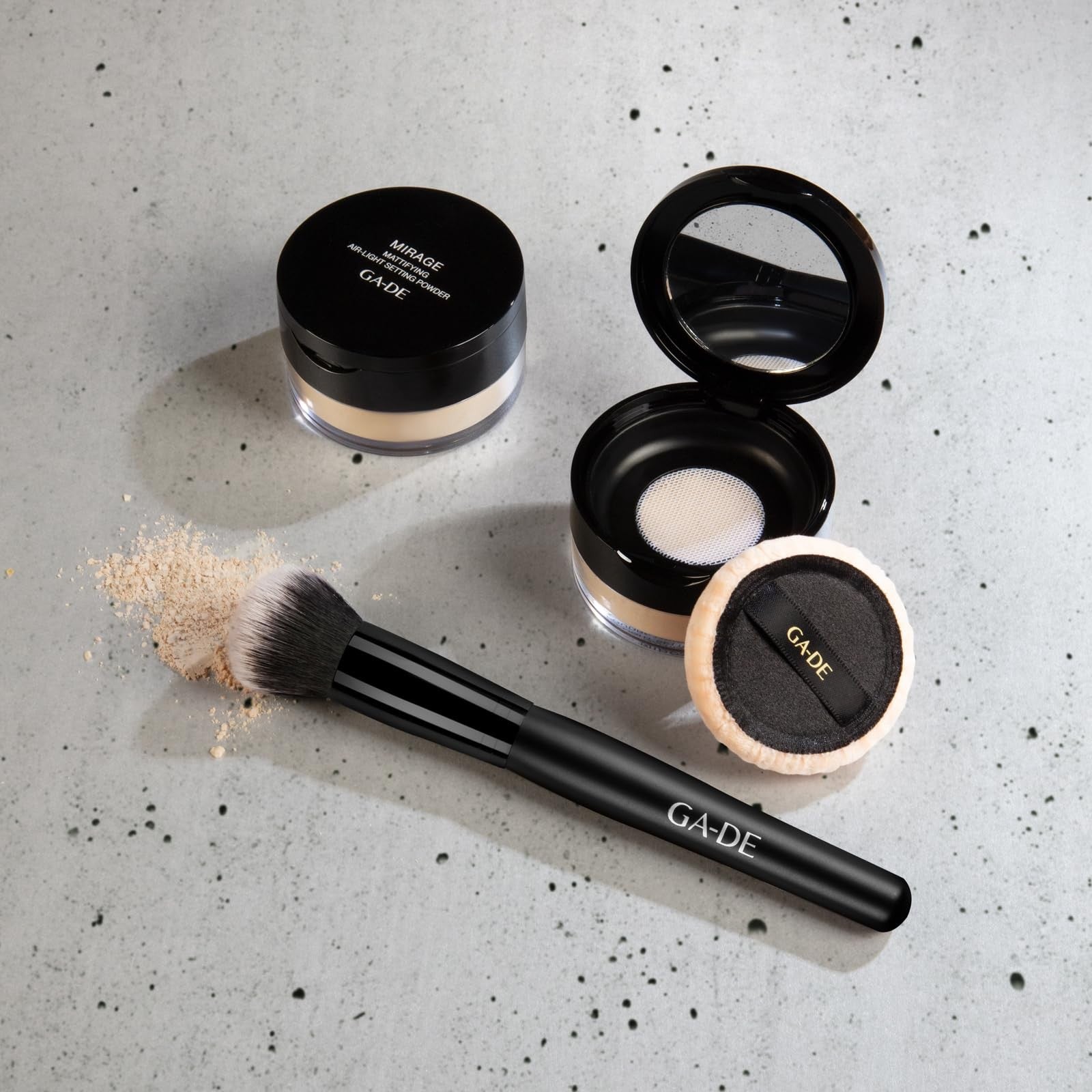 GA-DE Mirage Matifying Air-Light Setting Powder in a compact with a smooth, matte finish and shine-free surface.