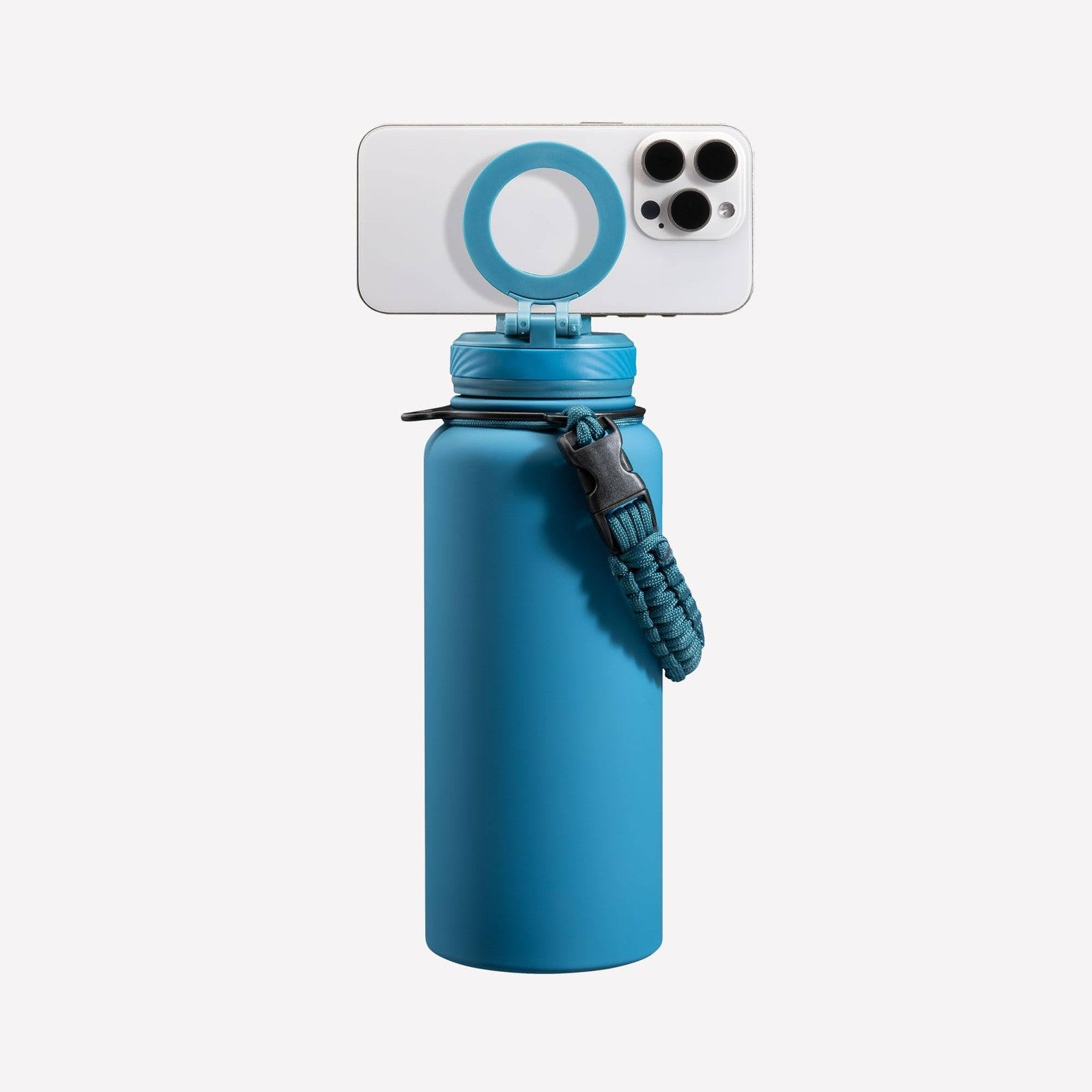 ZTAR insulated stainless steel water bottle compatible with MagSafe, featuring a sleek design and secure lid.