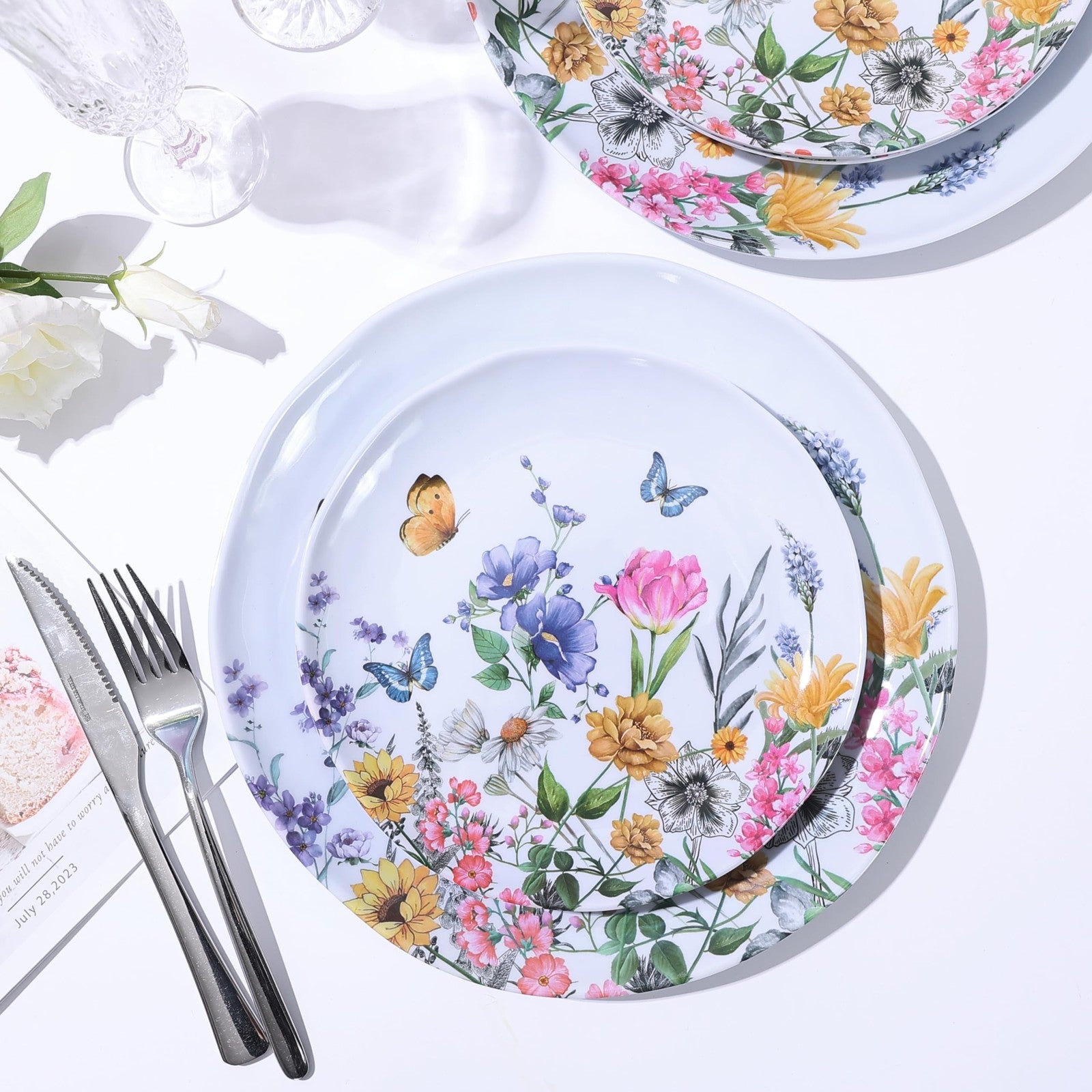 Lechoo 12-piece floral melamine dinnerware set with plates and bowls for four people, durable and colorful for everyday use