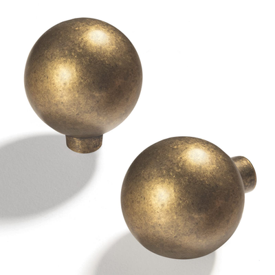 Goo-Ki antique brass zinc alloy cabinet pull handle for dresser, wardrobe, or cupboard furniture.