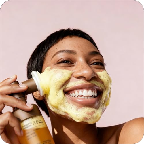 Glo Melanin Turmeric & Kojic Foaming Face Wash - 120ml - Product Imagery