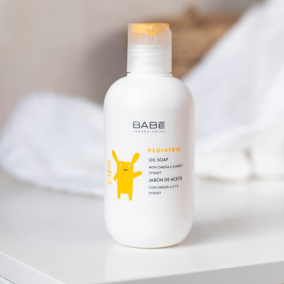 Laboratorios Babe 200 ml Pediatric Emollient Soap - LABORATORIOS BABE Official Imagery - 3