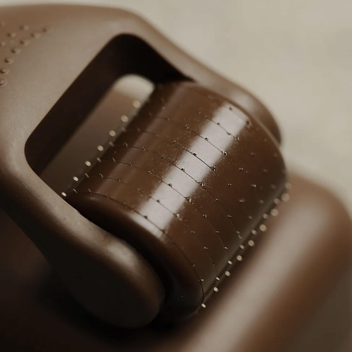 Scalp Care Roller - Bur Bur Official Product Imagery - 2