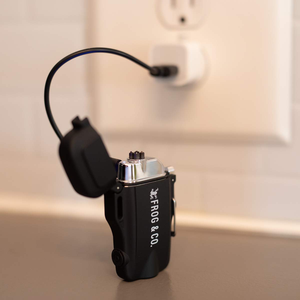 Survival Frog Tough Electric Lighter 2 0 - Survival Frog Official Imagery - 8